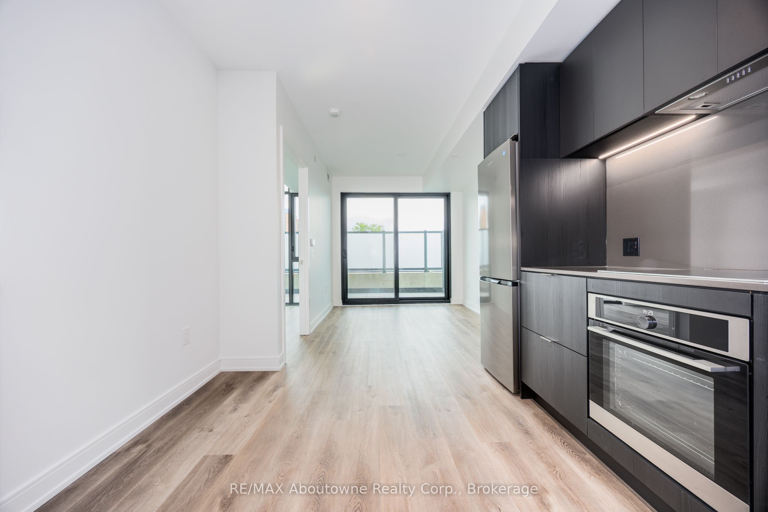 MLS #W12402444 image #6