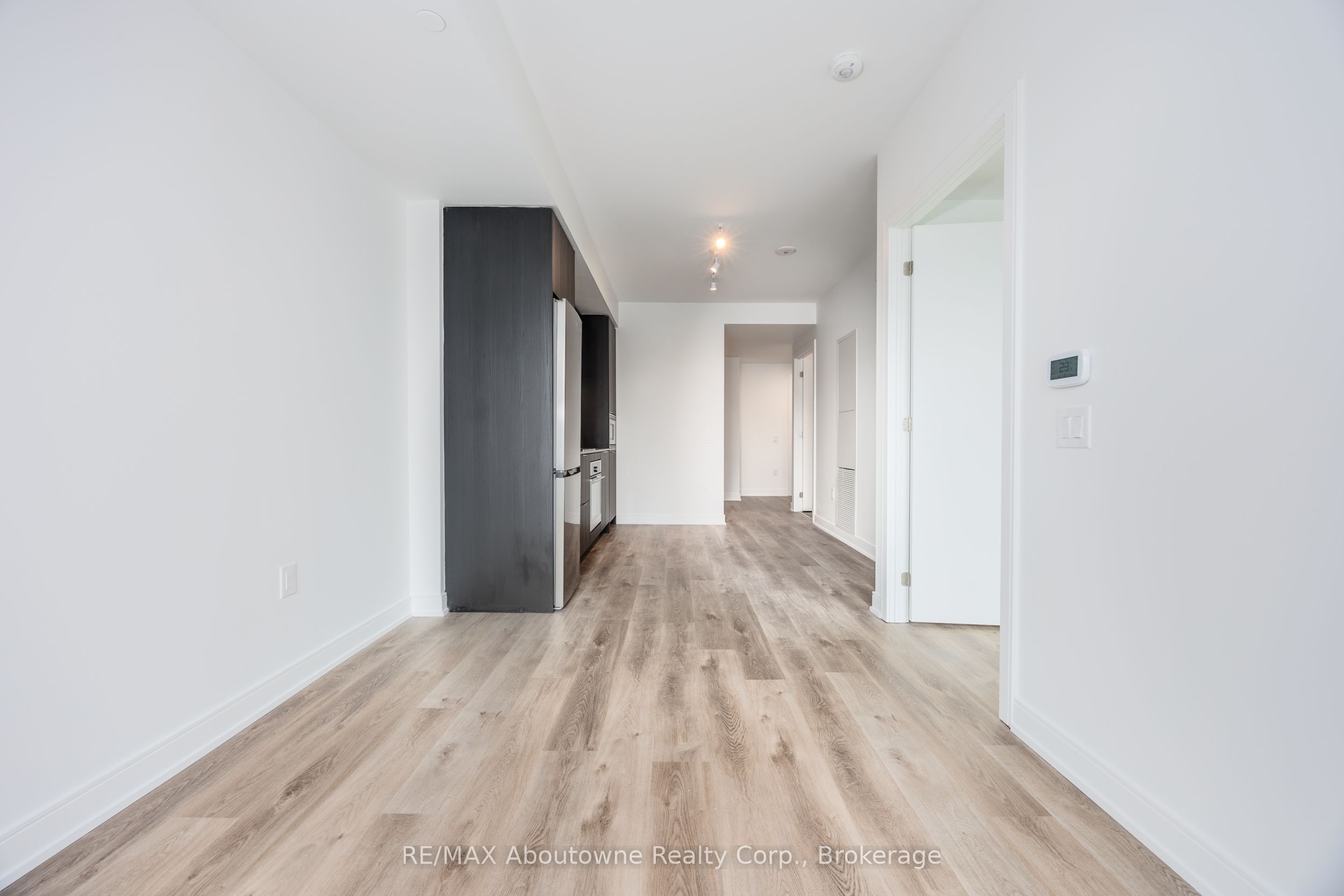 MLS #W12402444 image #9