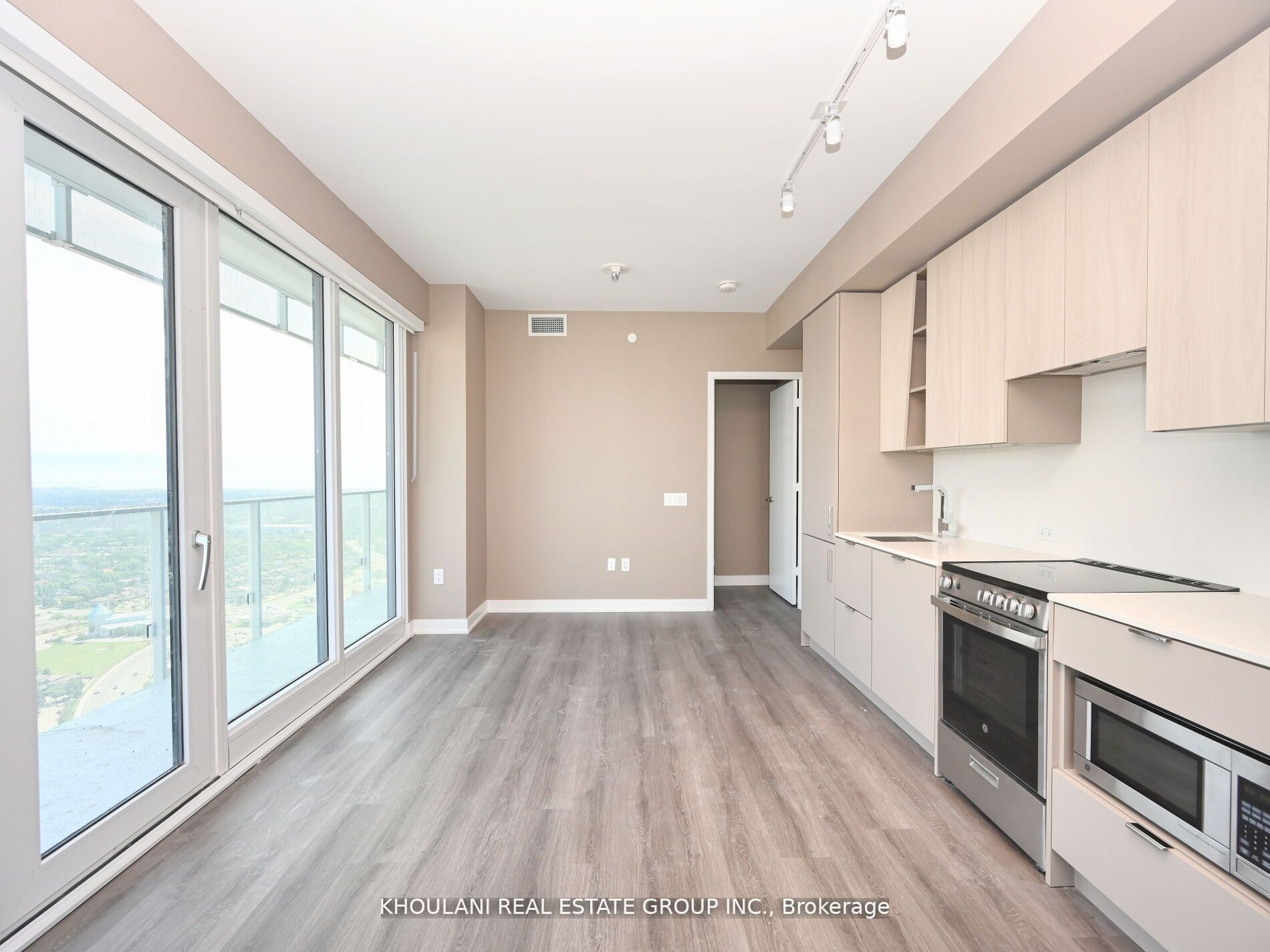 MLS #W12402625 image #6