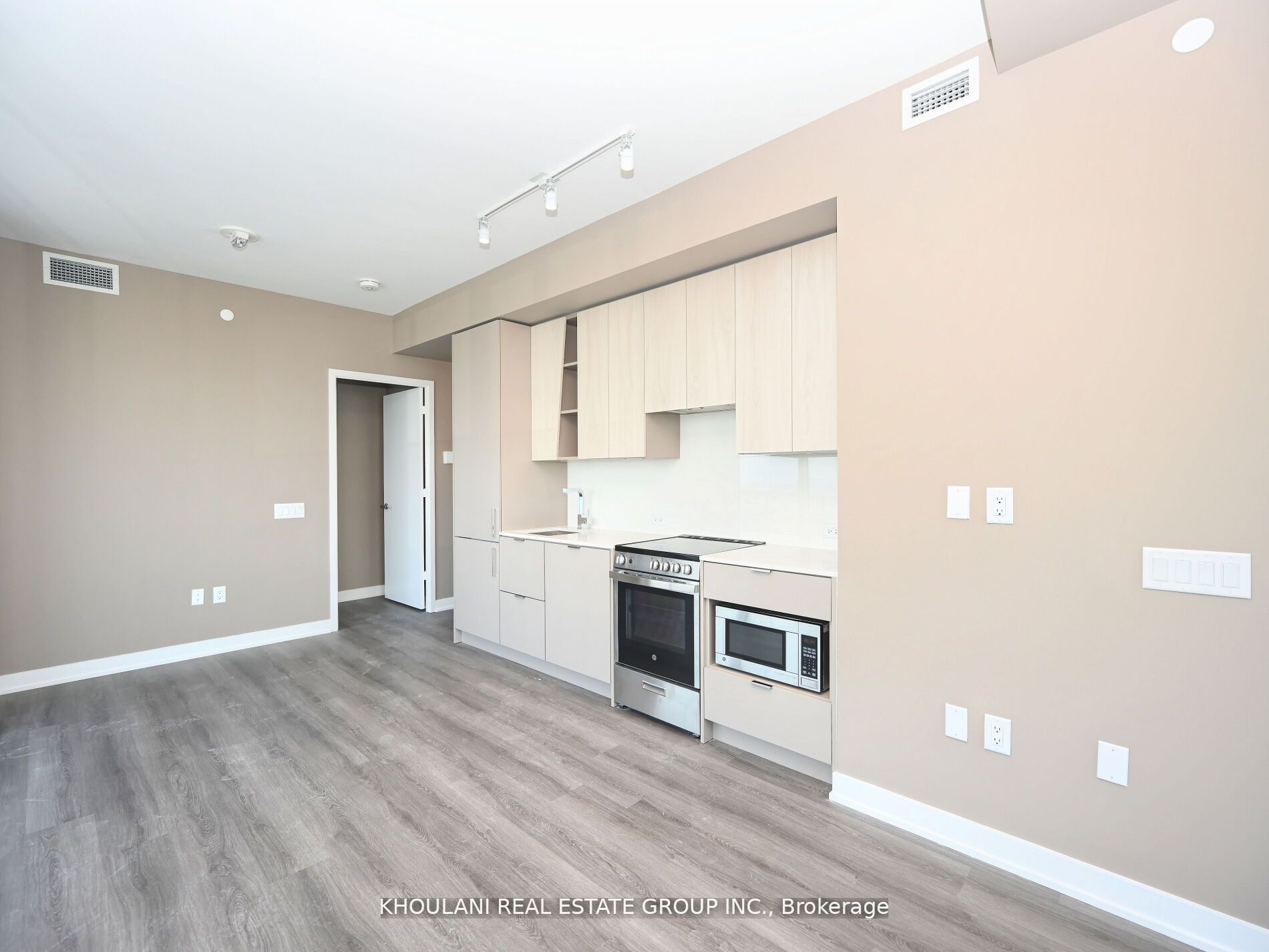 MLS #W12402625 image #7