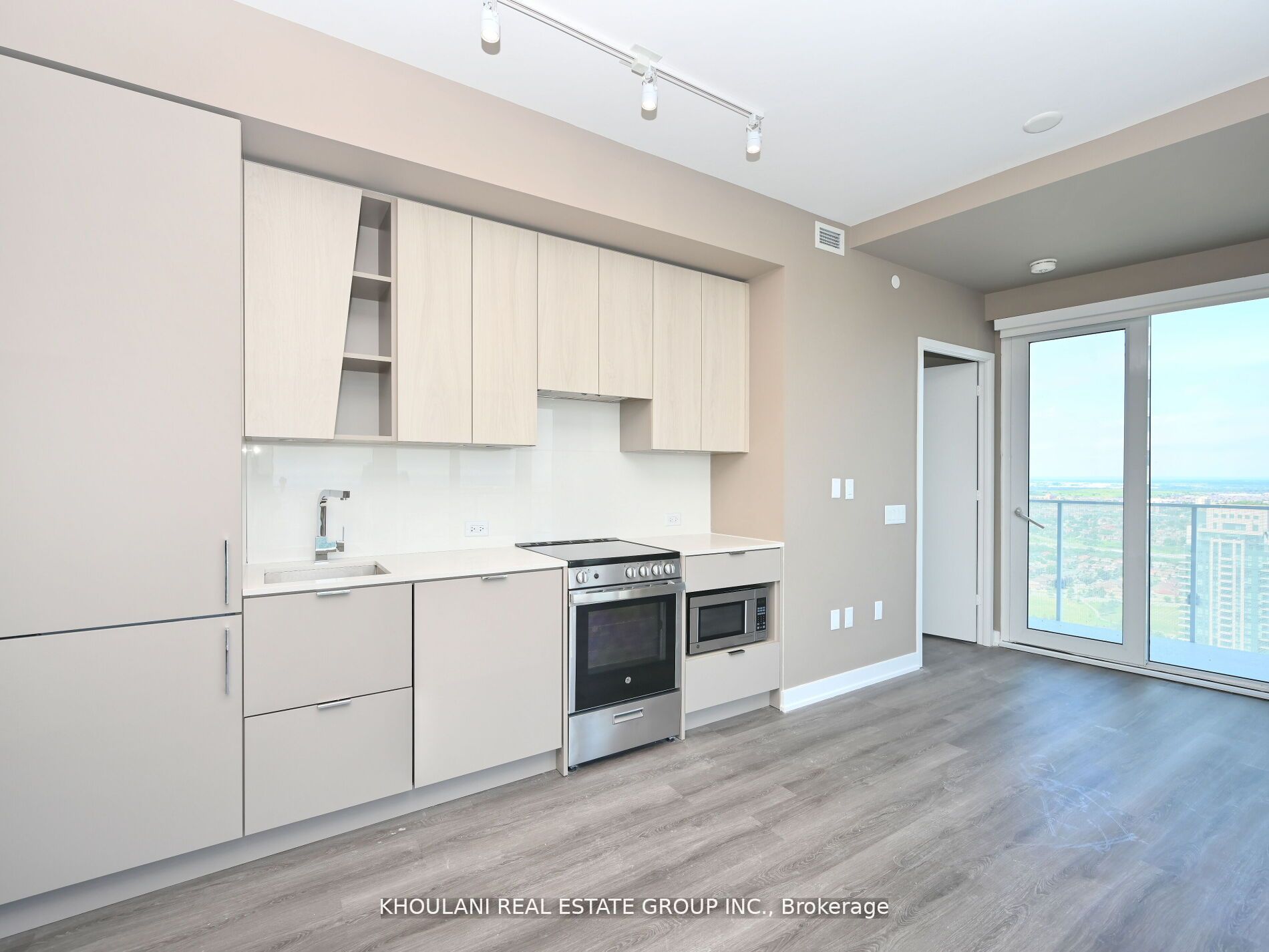 MLS #W12402625 image #8