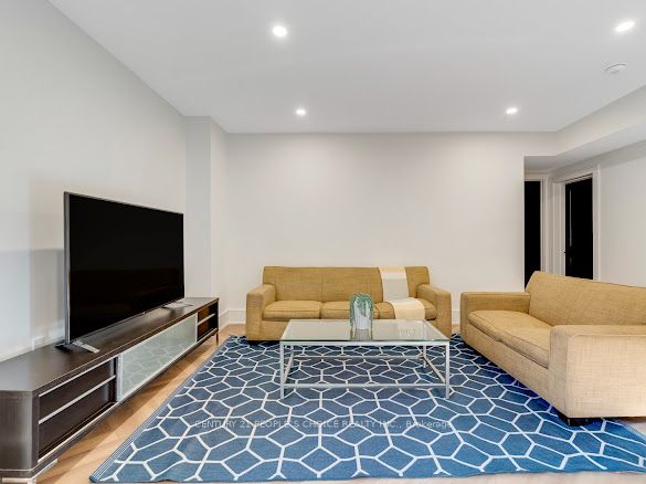 MLS #W12402646 image #9