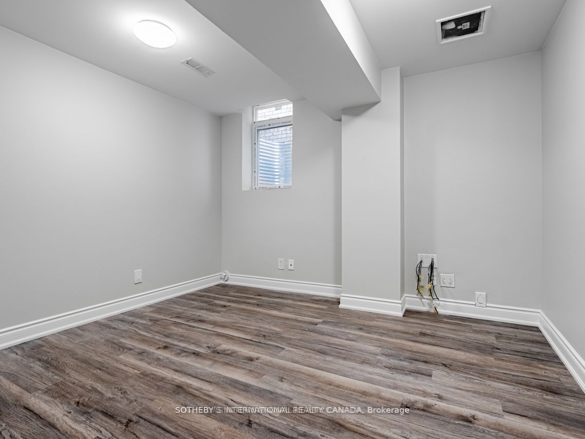 MLS #W12402667 image #14