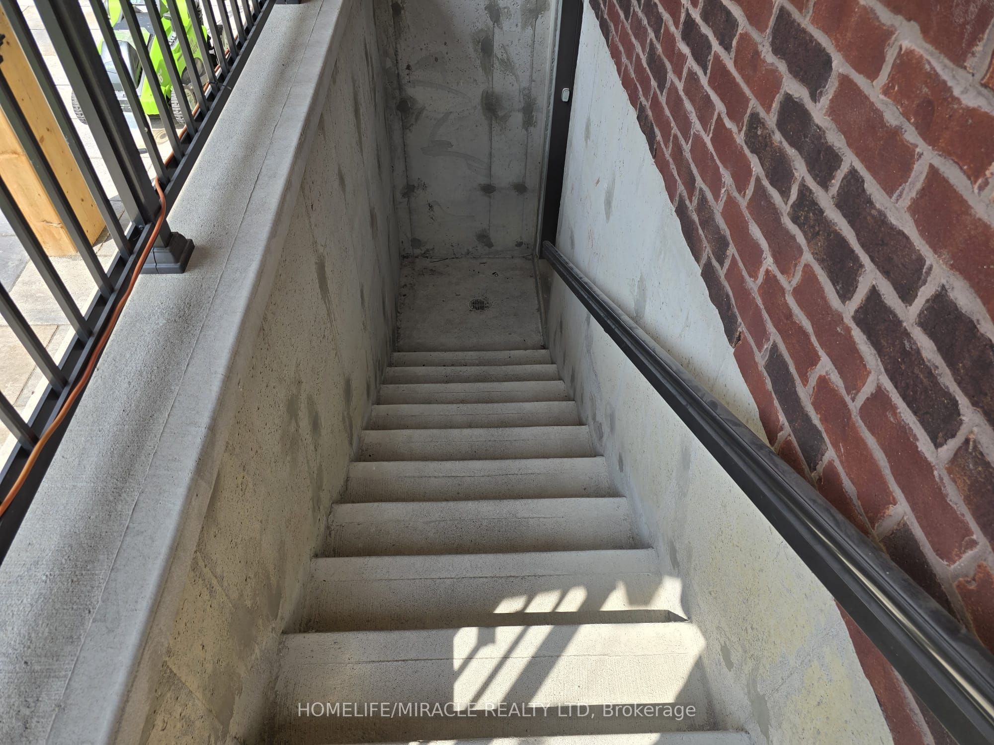 MLS #W12402713 image #12