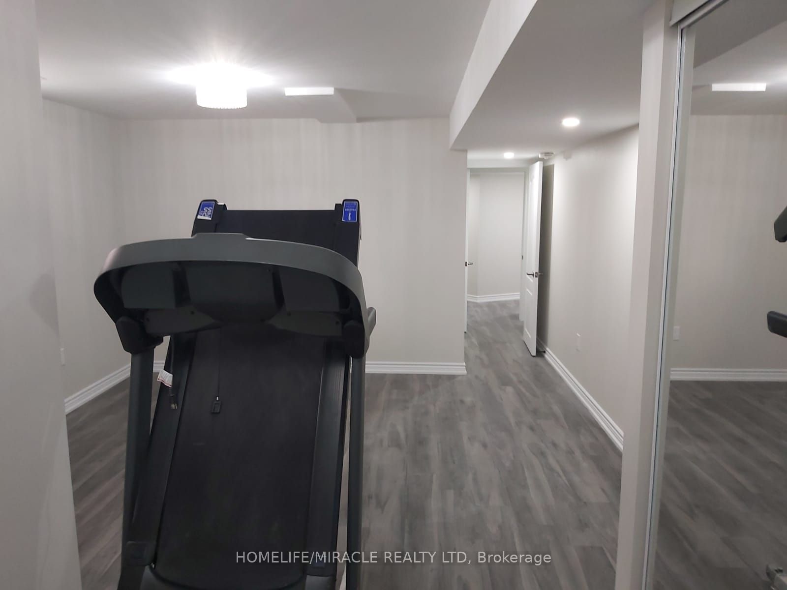 MLS #W12402713 image #8