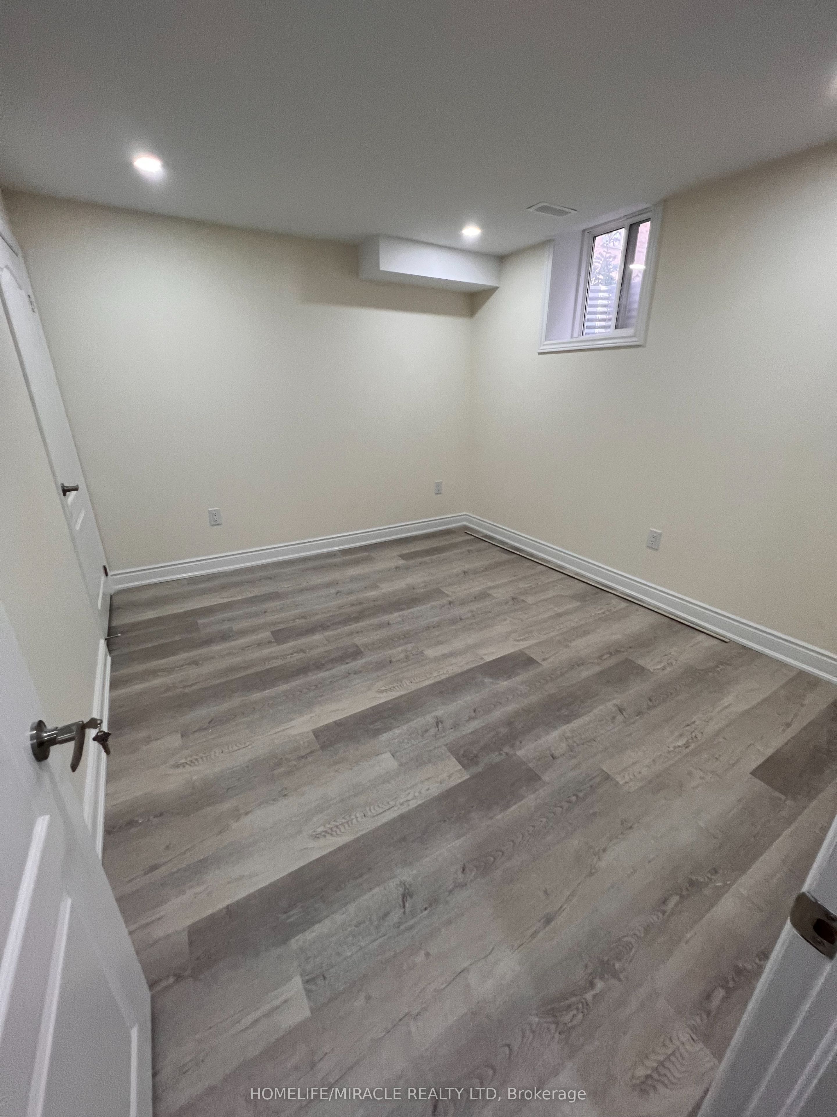 MLS #W12402884 image #6