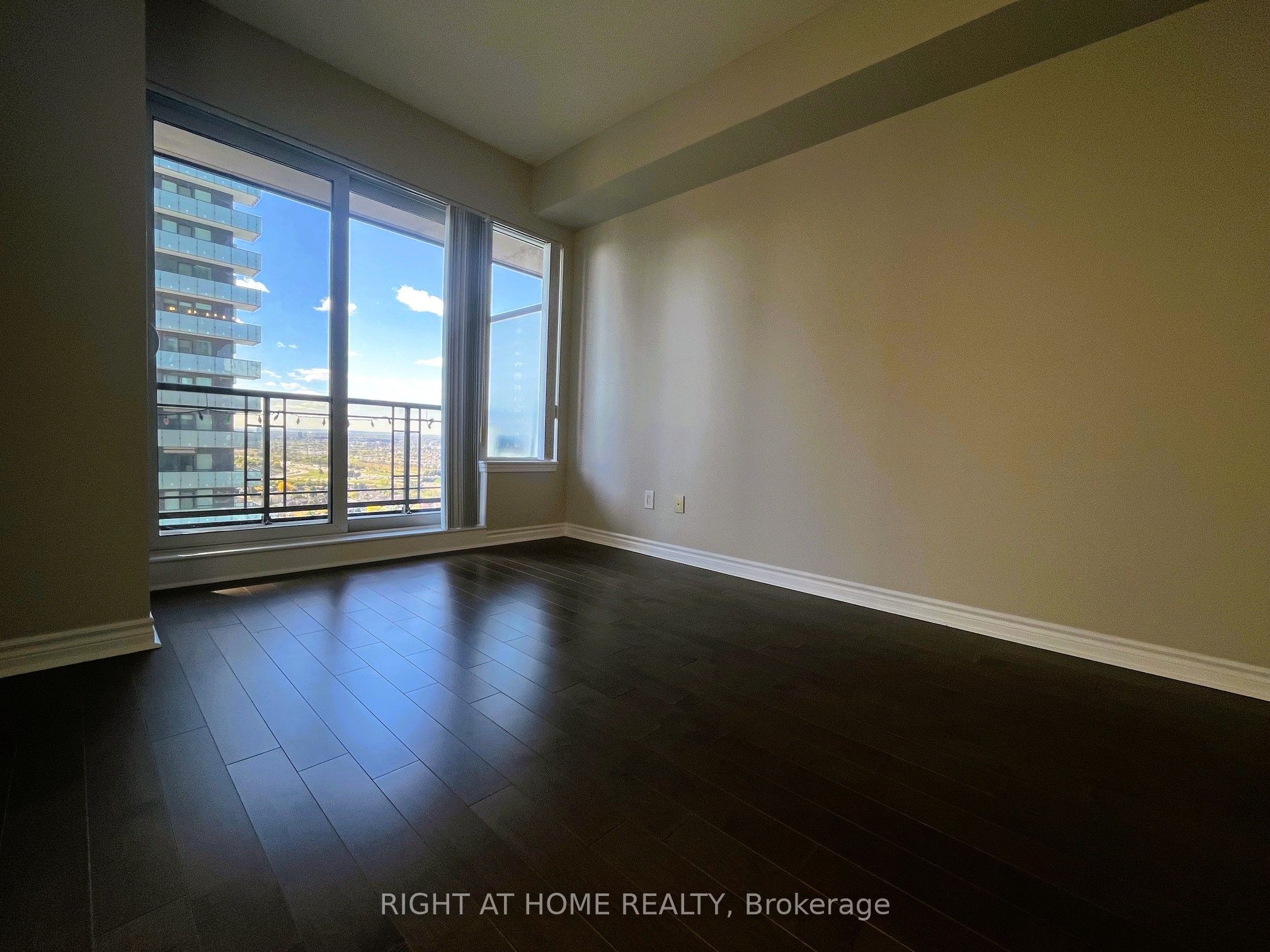 MLS #W12402904 image #6