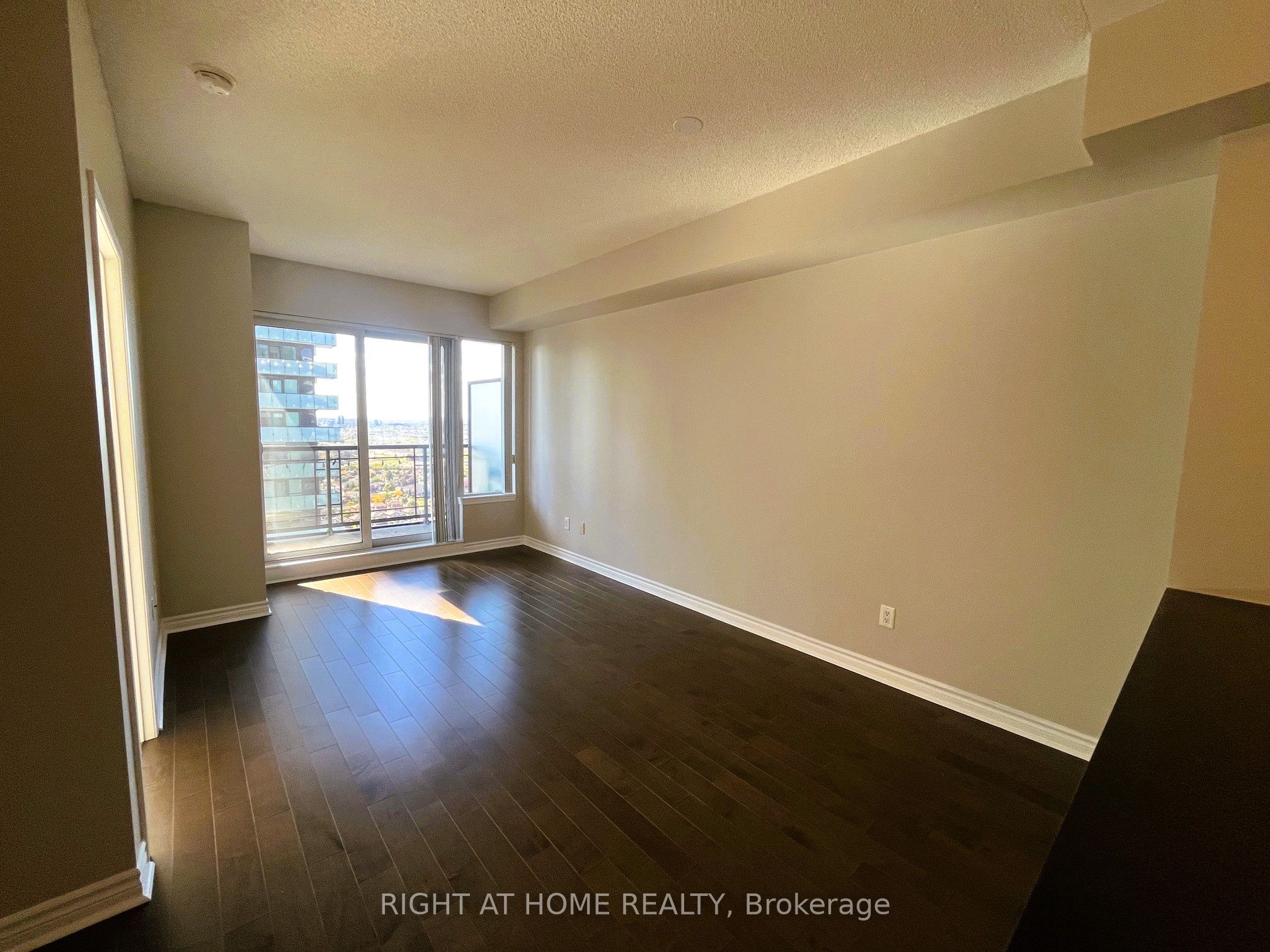 MLS #W12402904 image #7