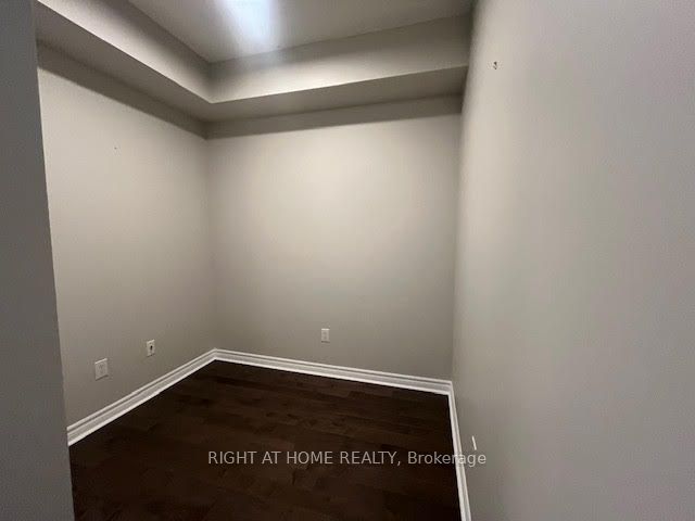 MLS #W12402904 image #8