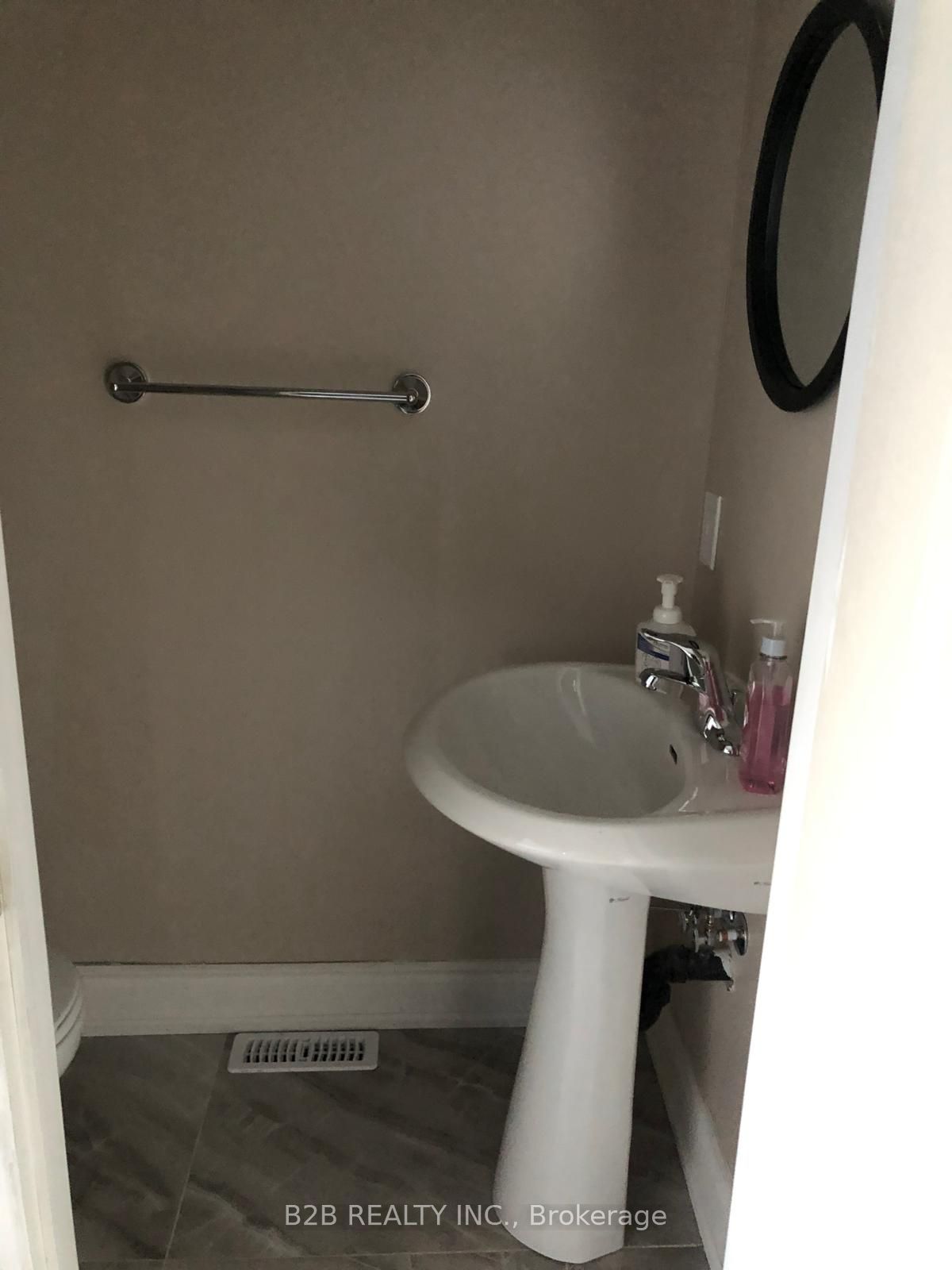 MLS #W12403010 image #13