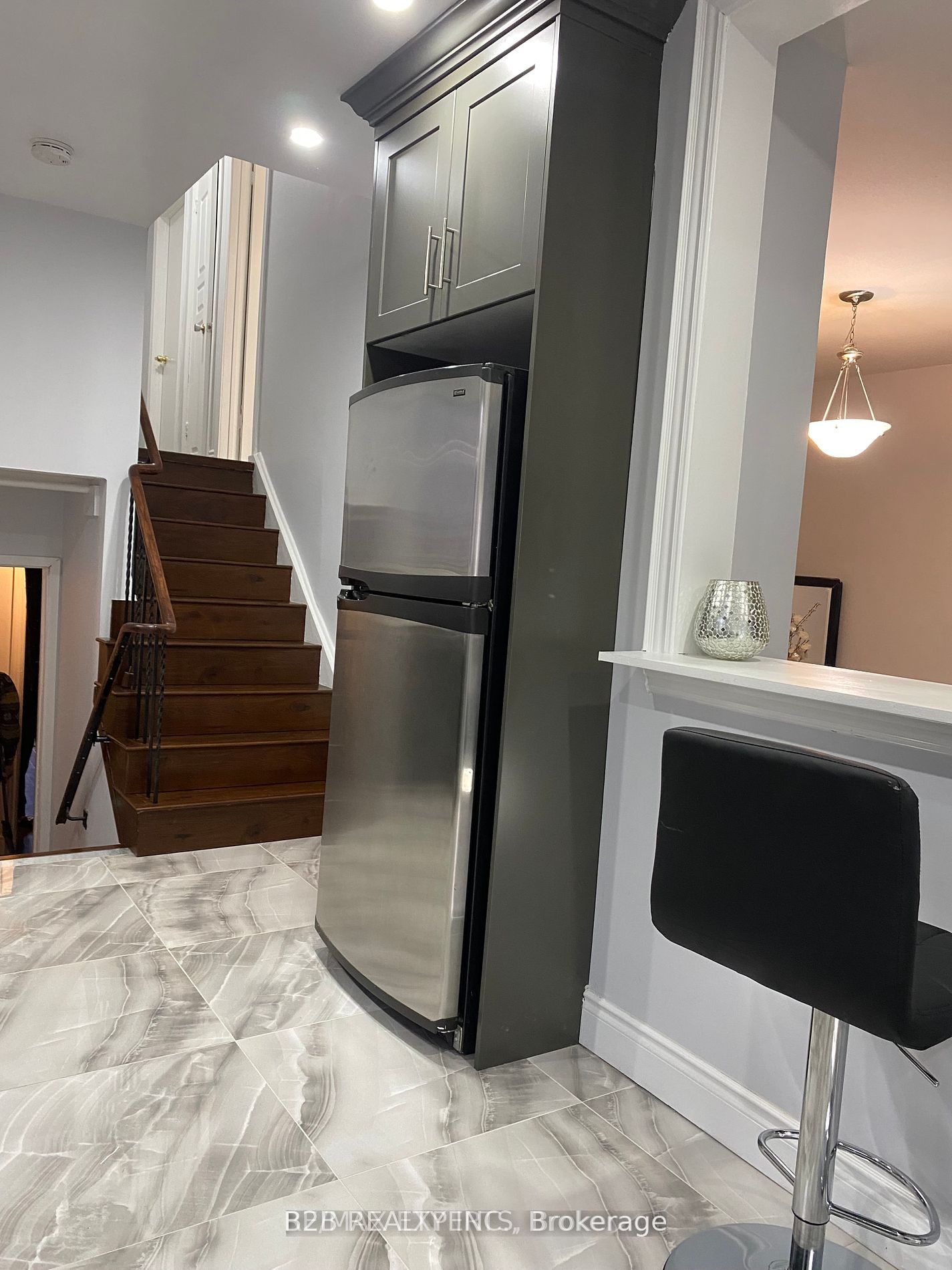 MLS #W12403010 image #2