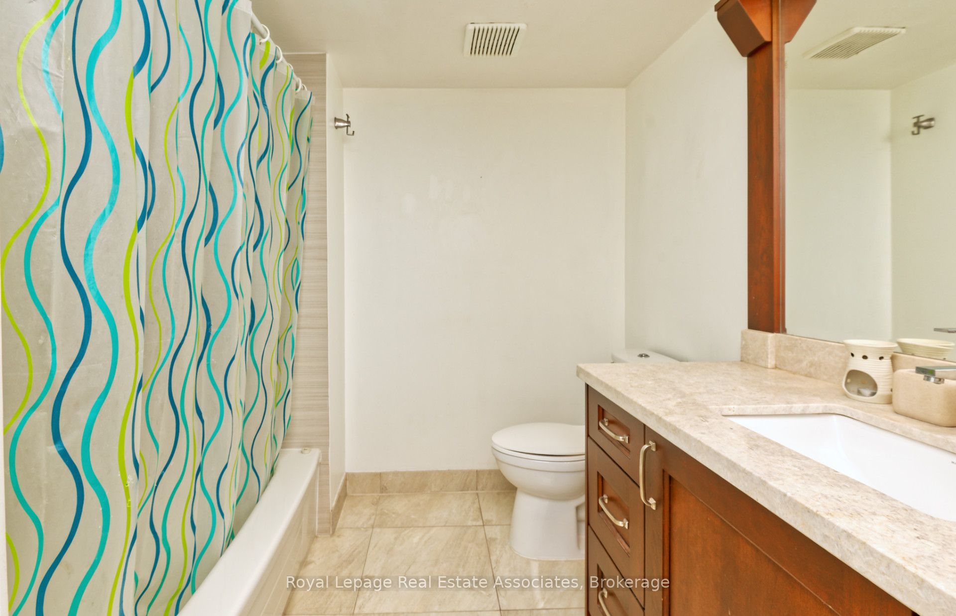 MLS #W12403059 image #16