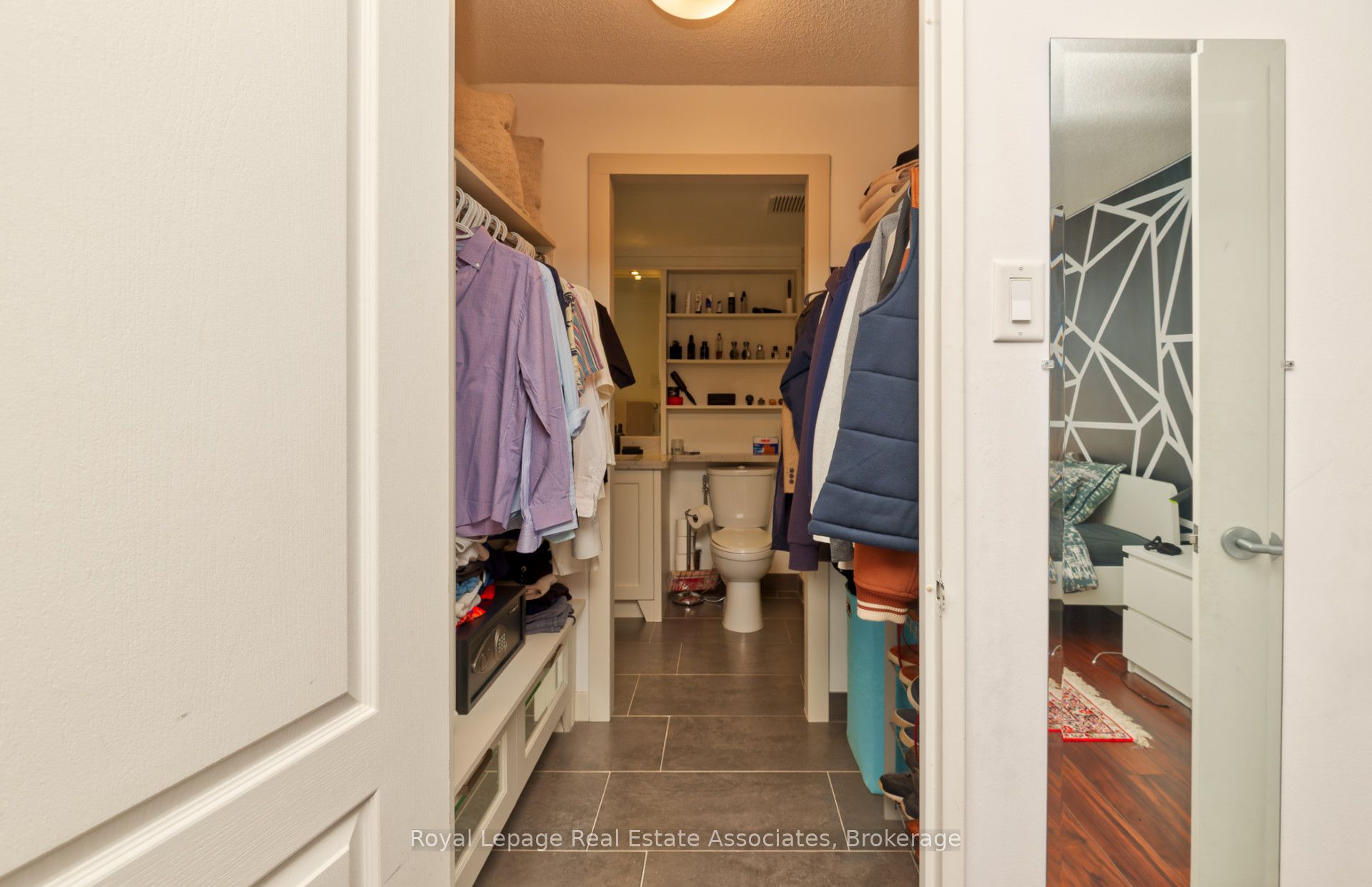 MLS #W12403059 image #20