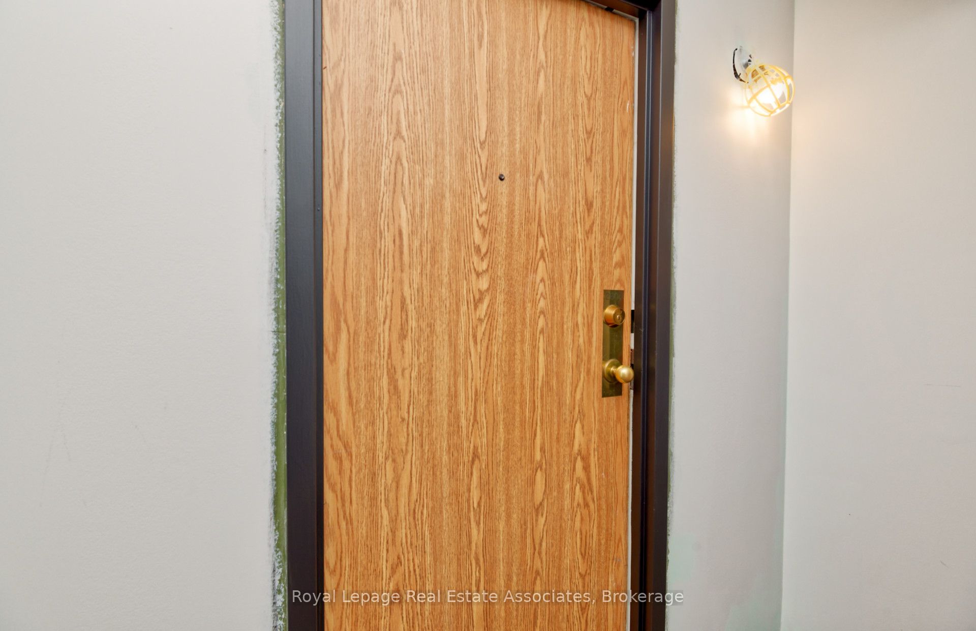 MLS #W12403059 image #3