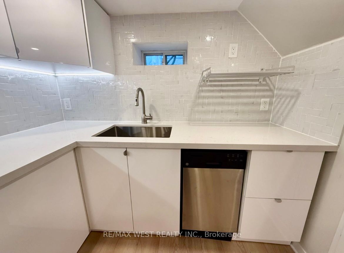 MLS #W12403297 image #1