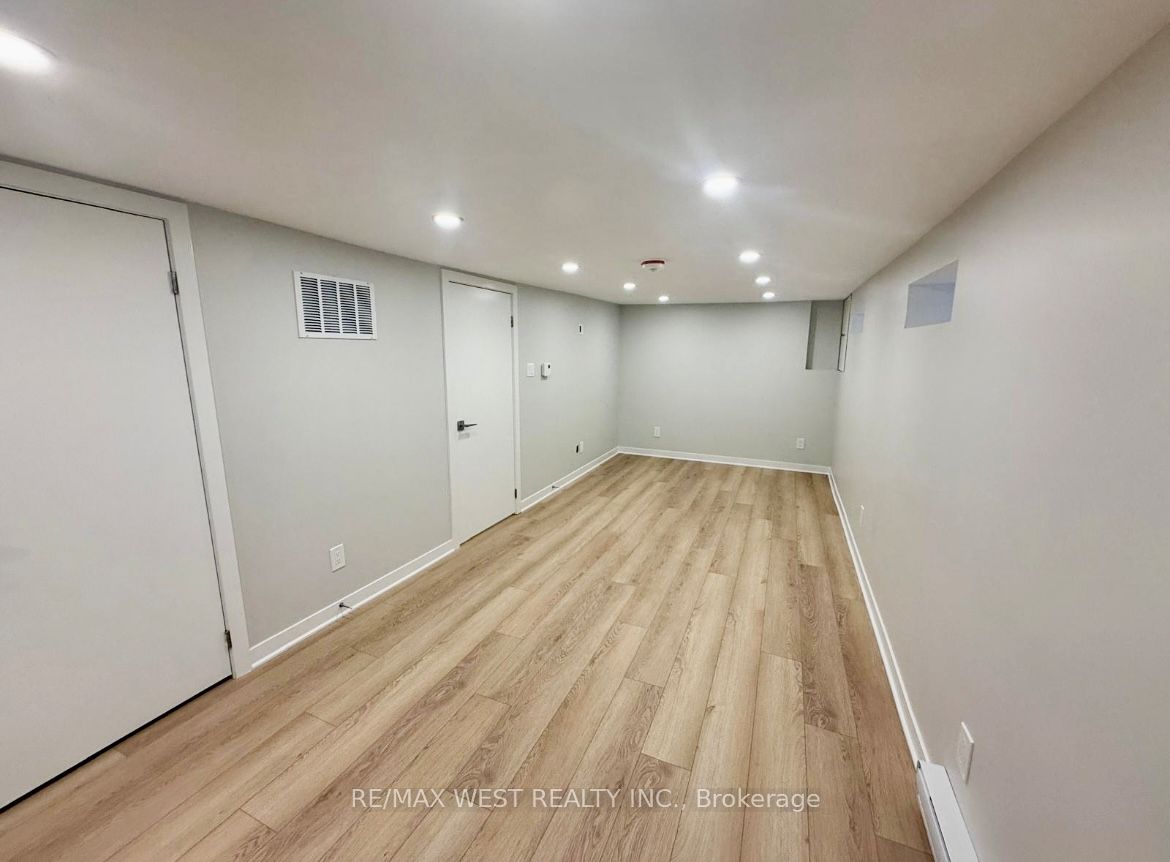 MLS #W12403297 image #3