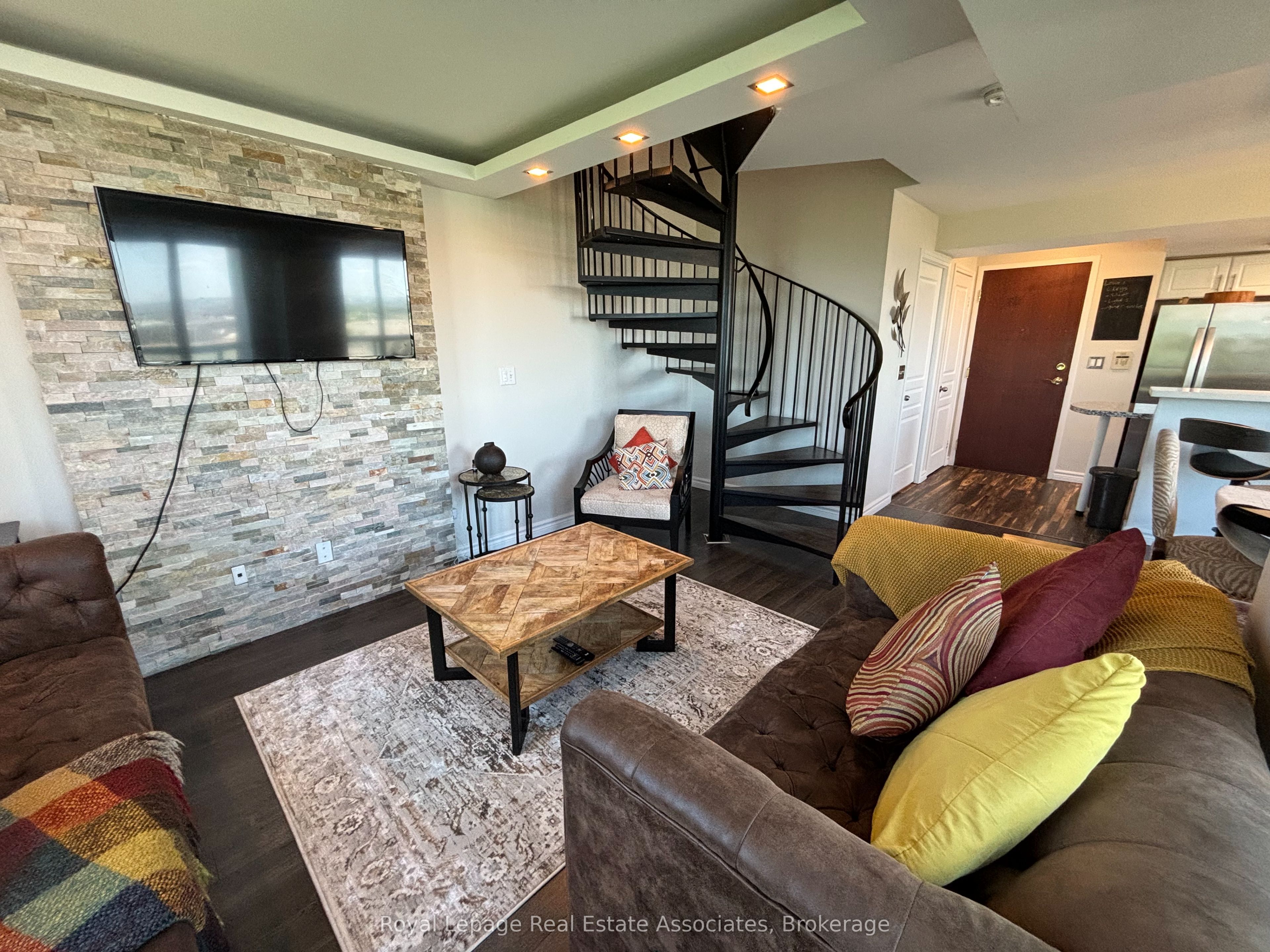 MLS #W12403574 image #11