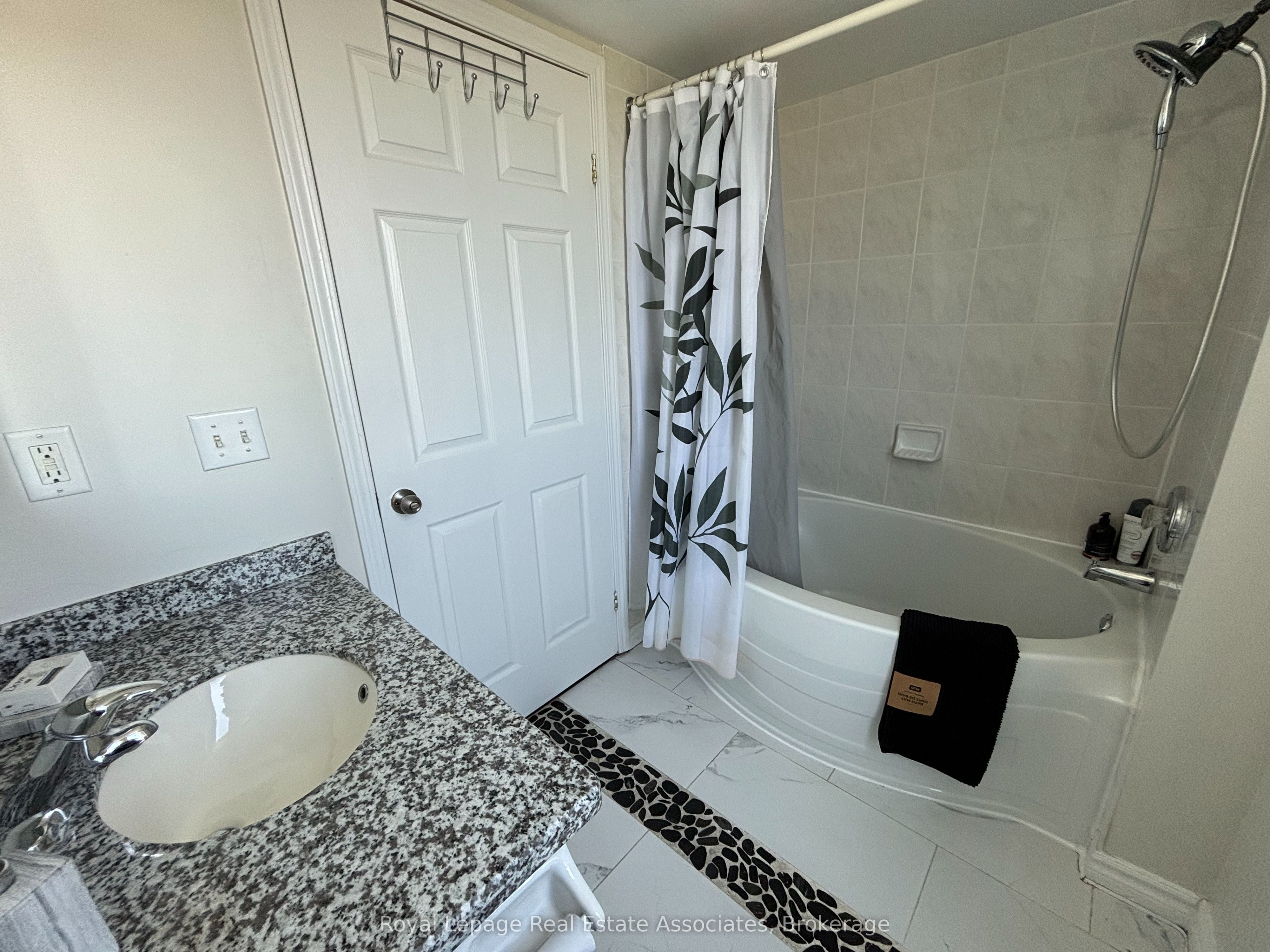 MLS #W12403574 image #17