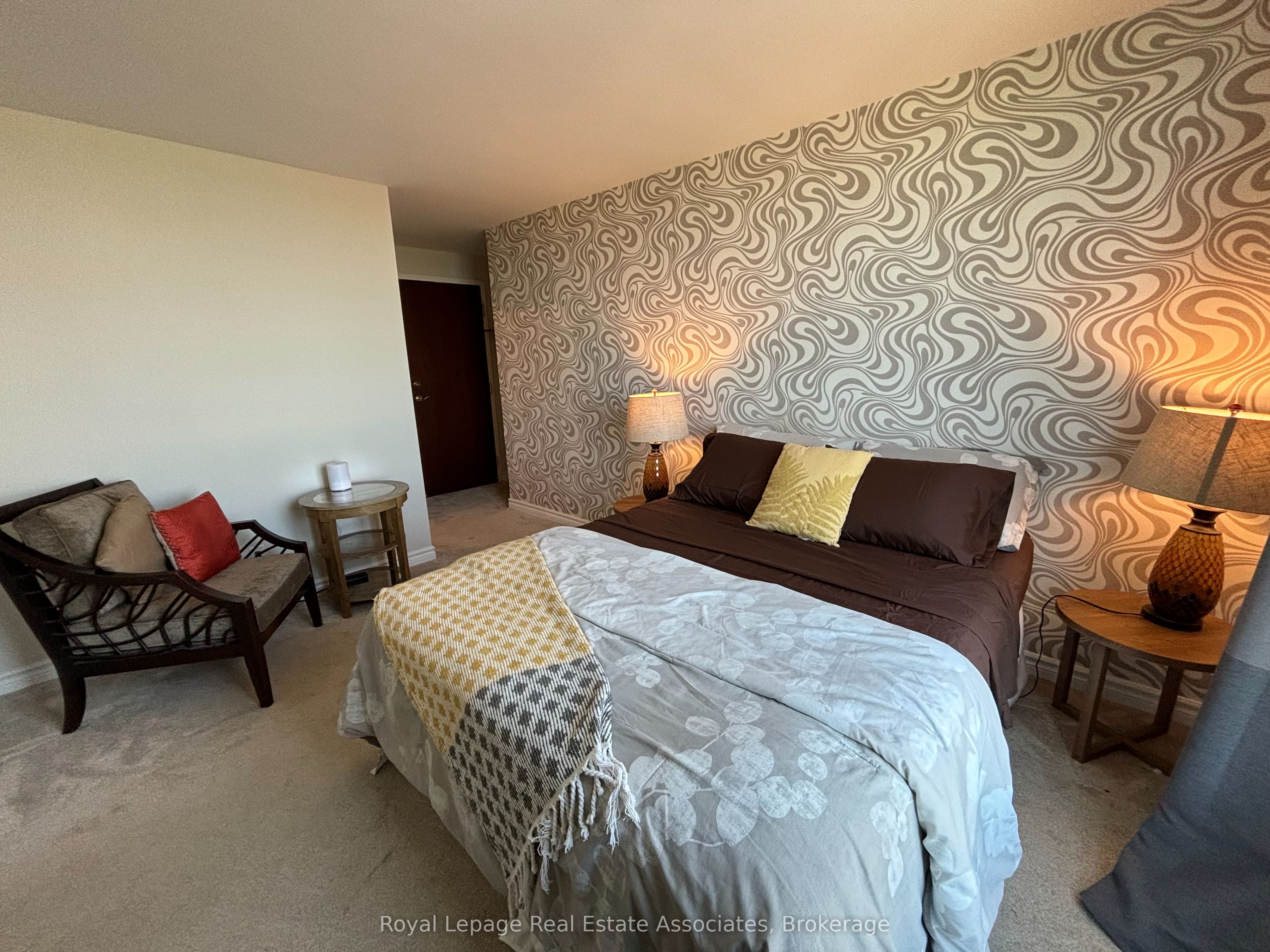 MLS #W12403574 image #18