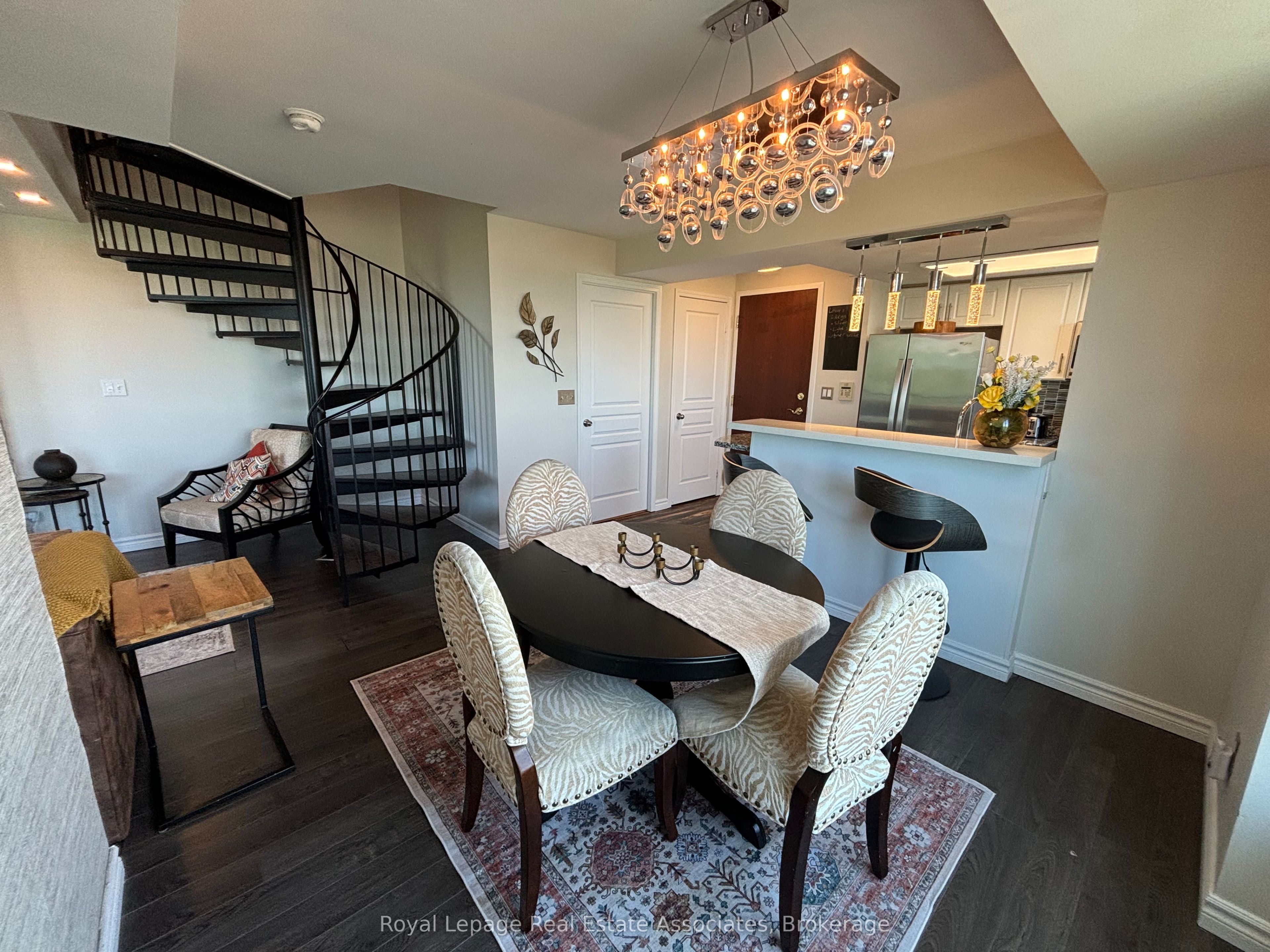 MLS #W12403574 image #8