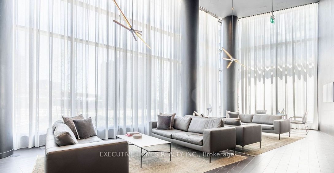 MLS #W12403998 image #3