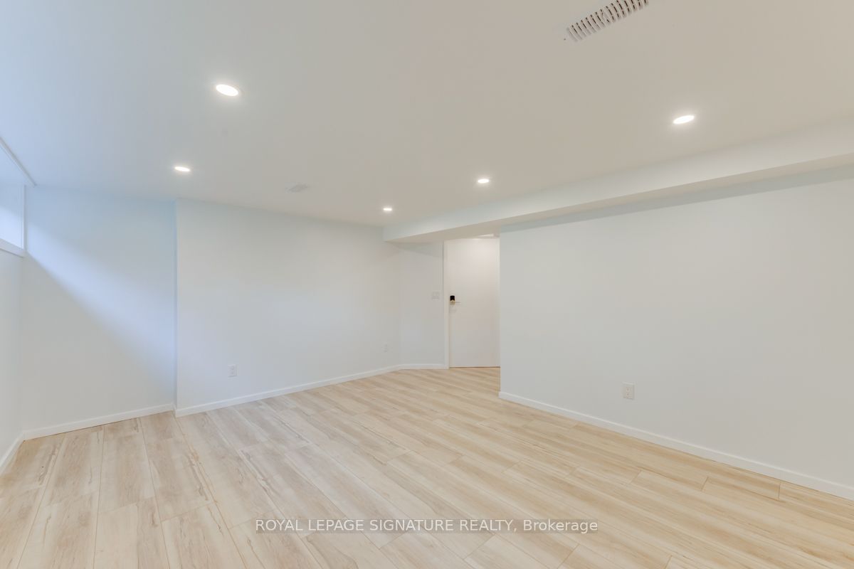 MLS #W12404036 image #11