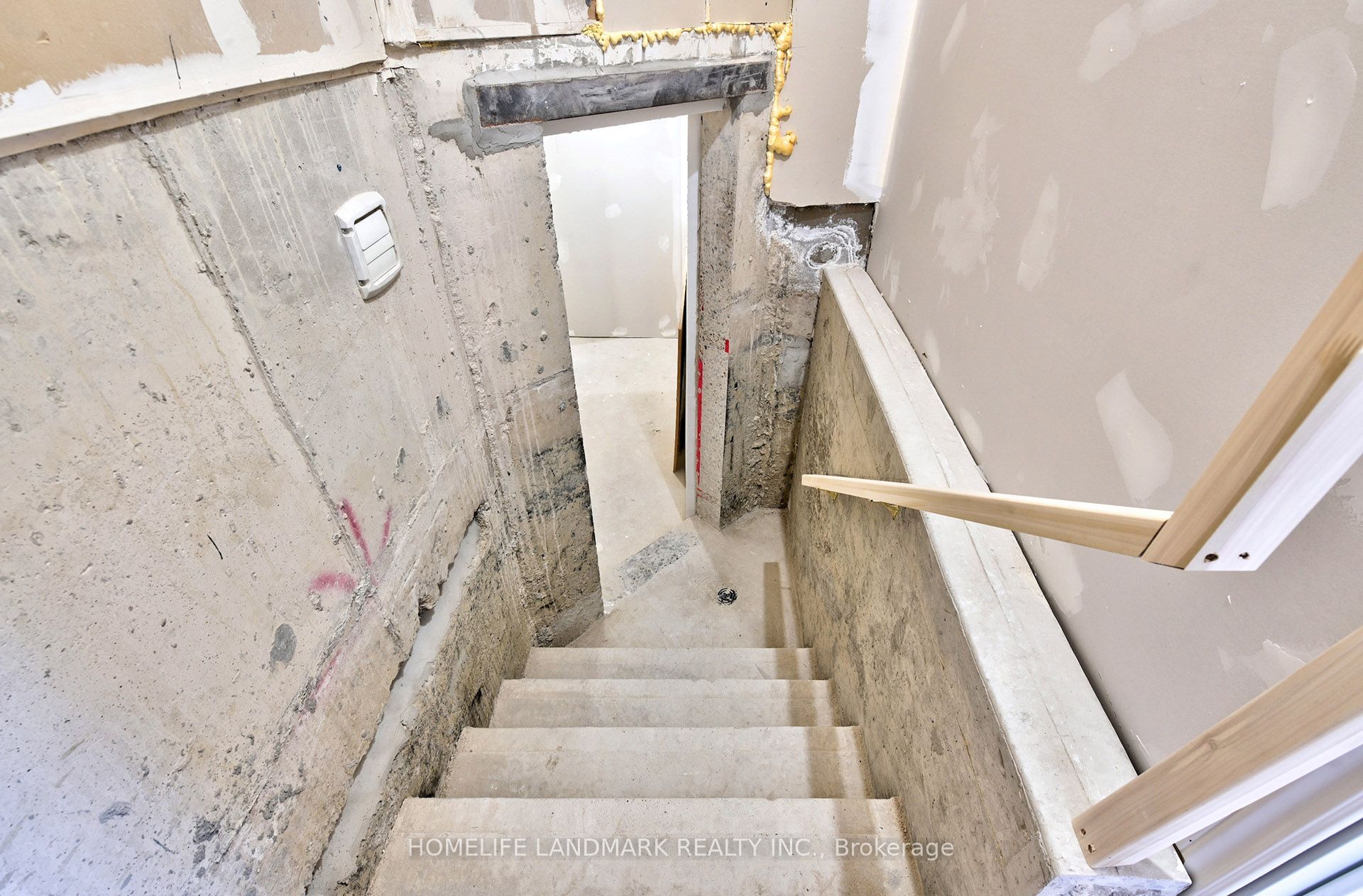 MLS #W12404179 image #1