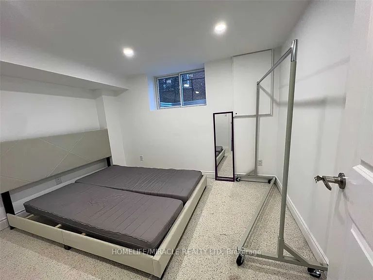 MLS #W12404382 image #2