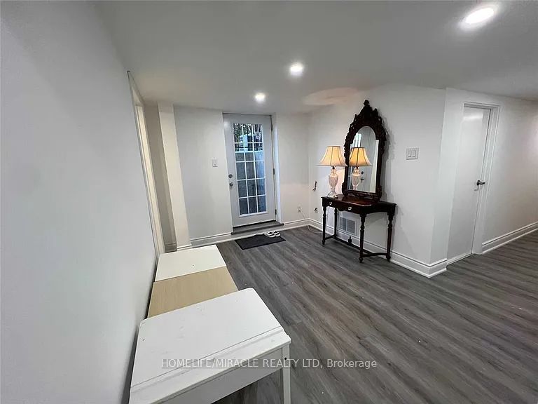 MLS #W12404382 image #3