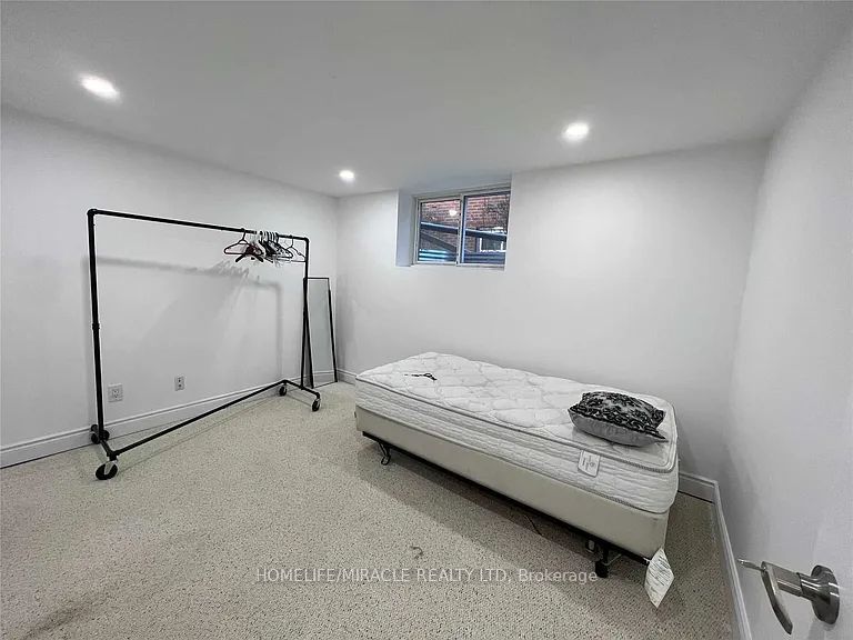 MLS #W12404382 image #4