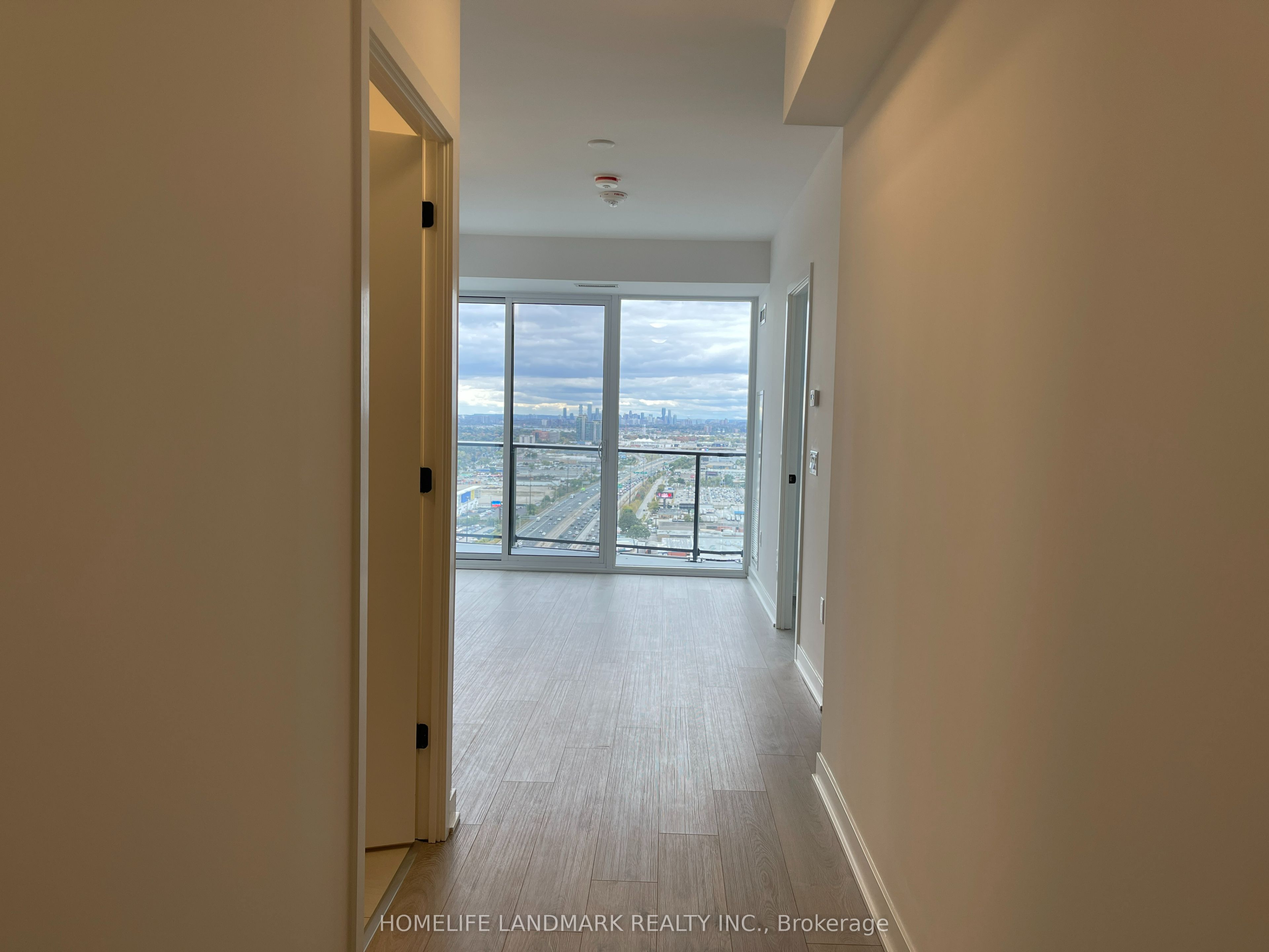 MLS #W12404399 image #1