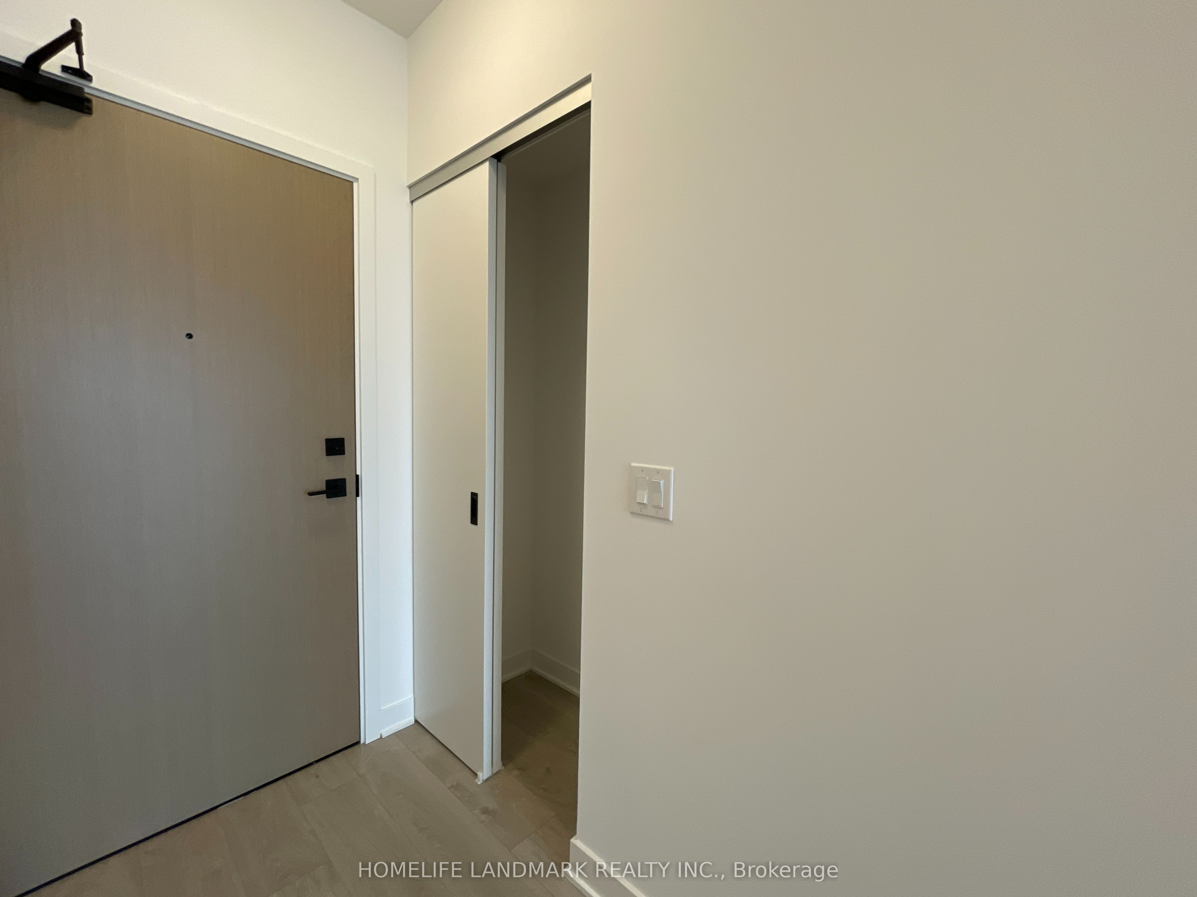 MLS #W12404399 image #17