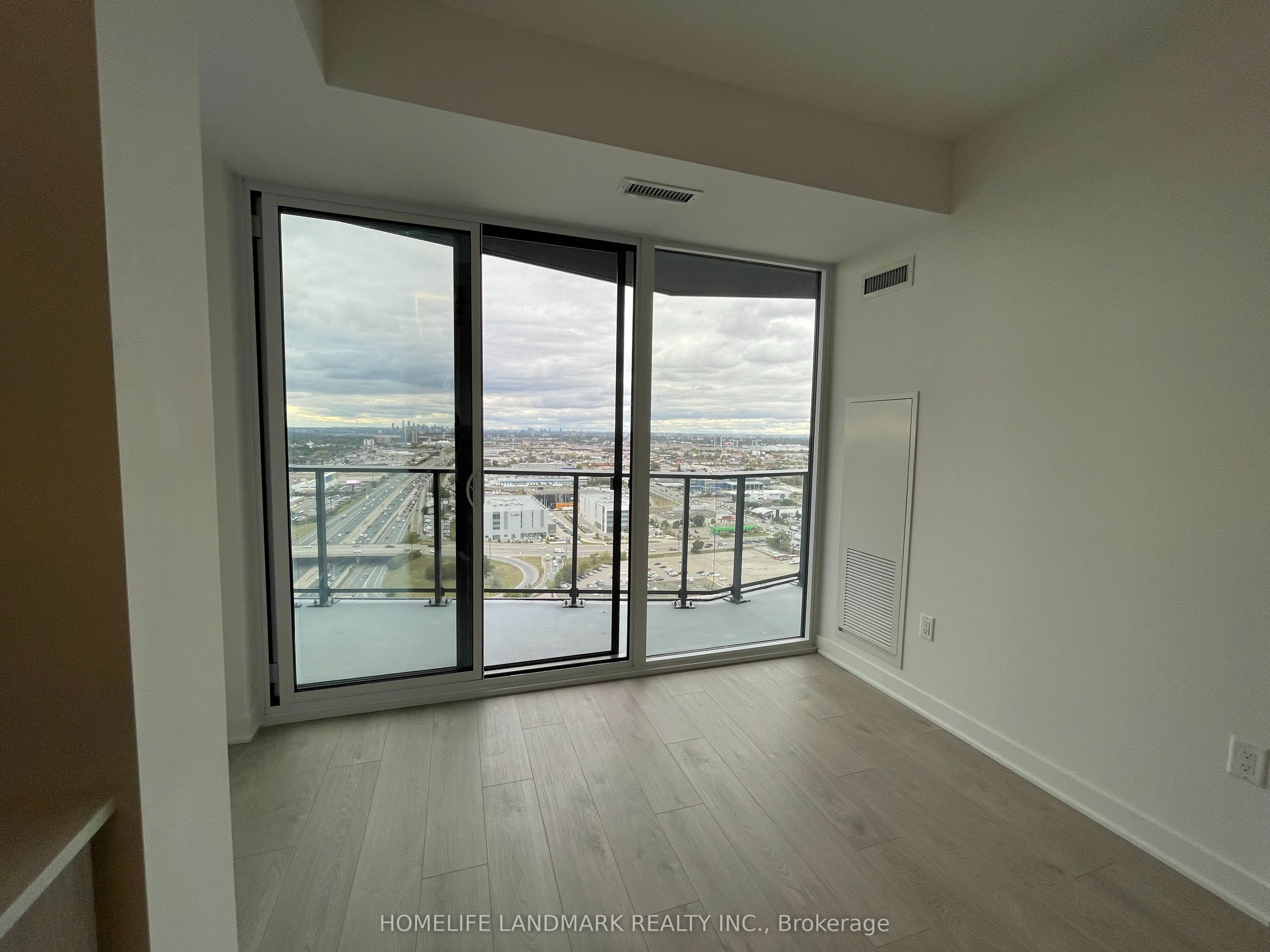 MLS #W12404399 image #20