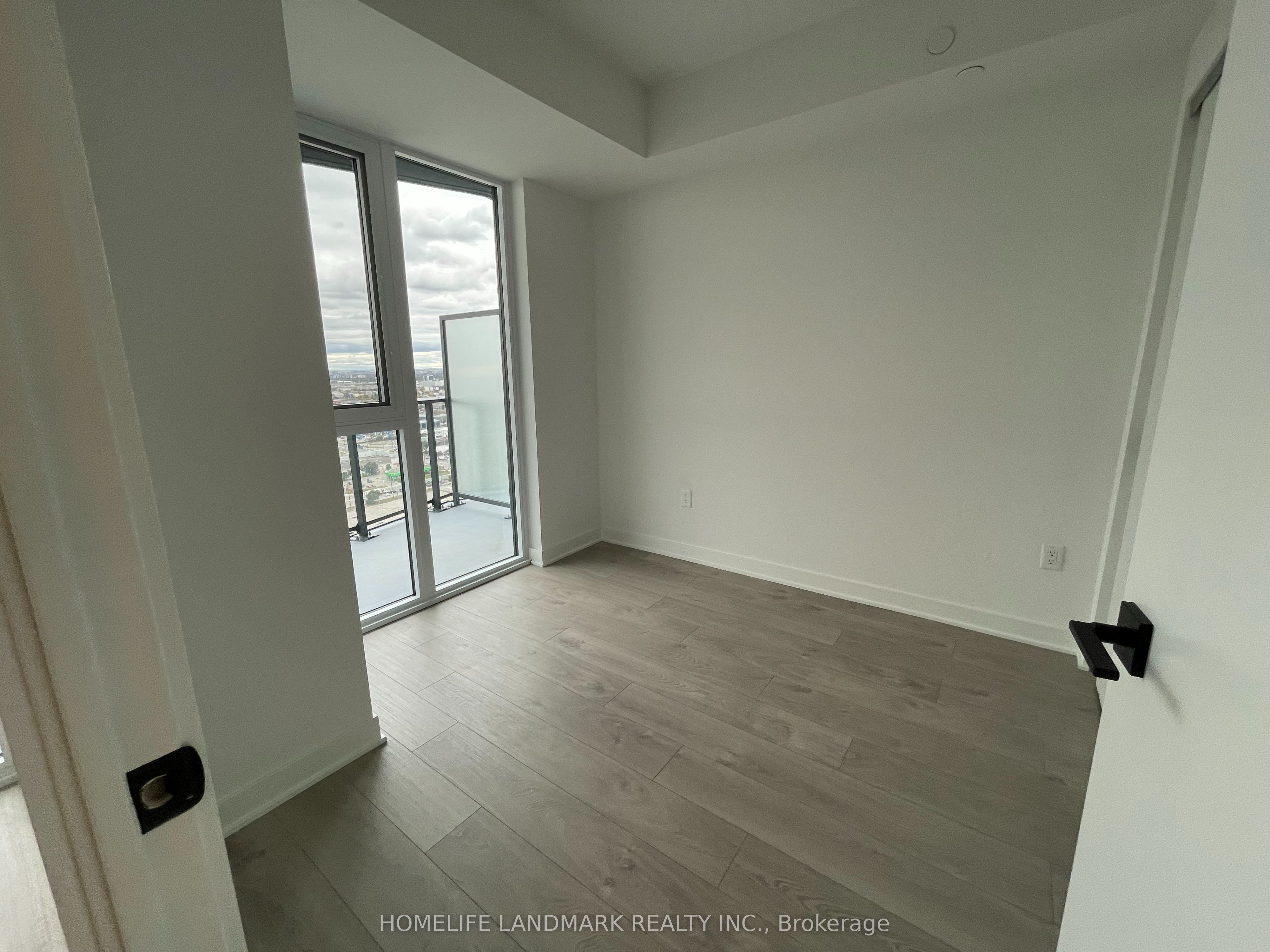 MLS #W12404399 image #21