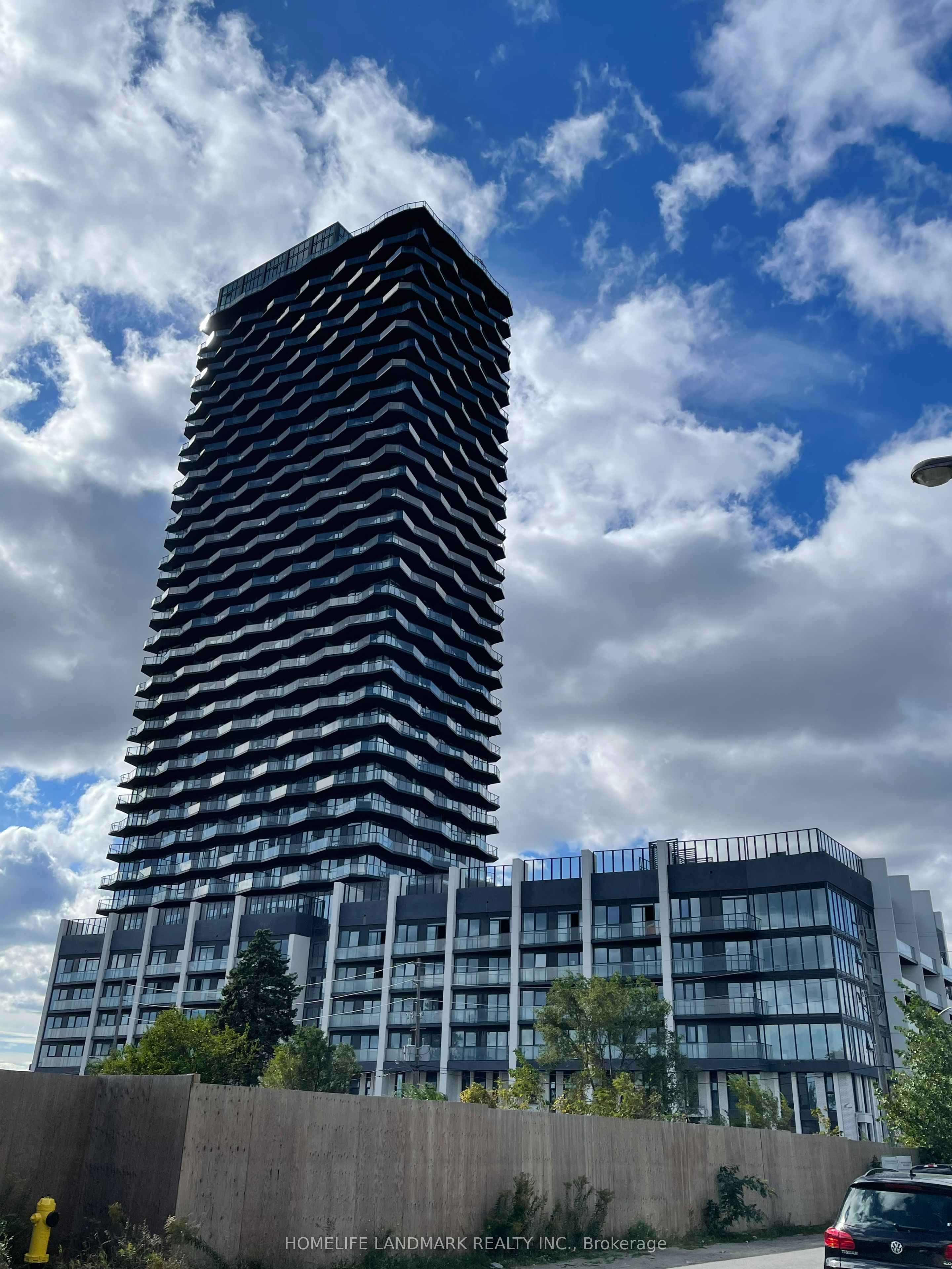 MLS #W12404399 image #25