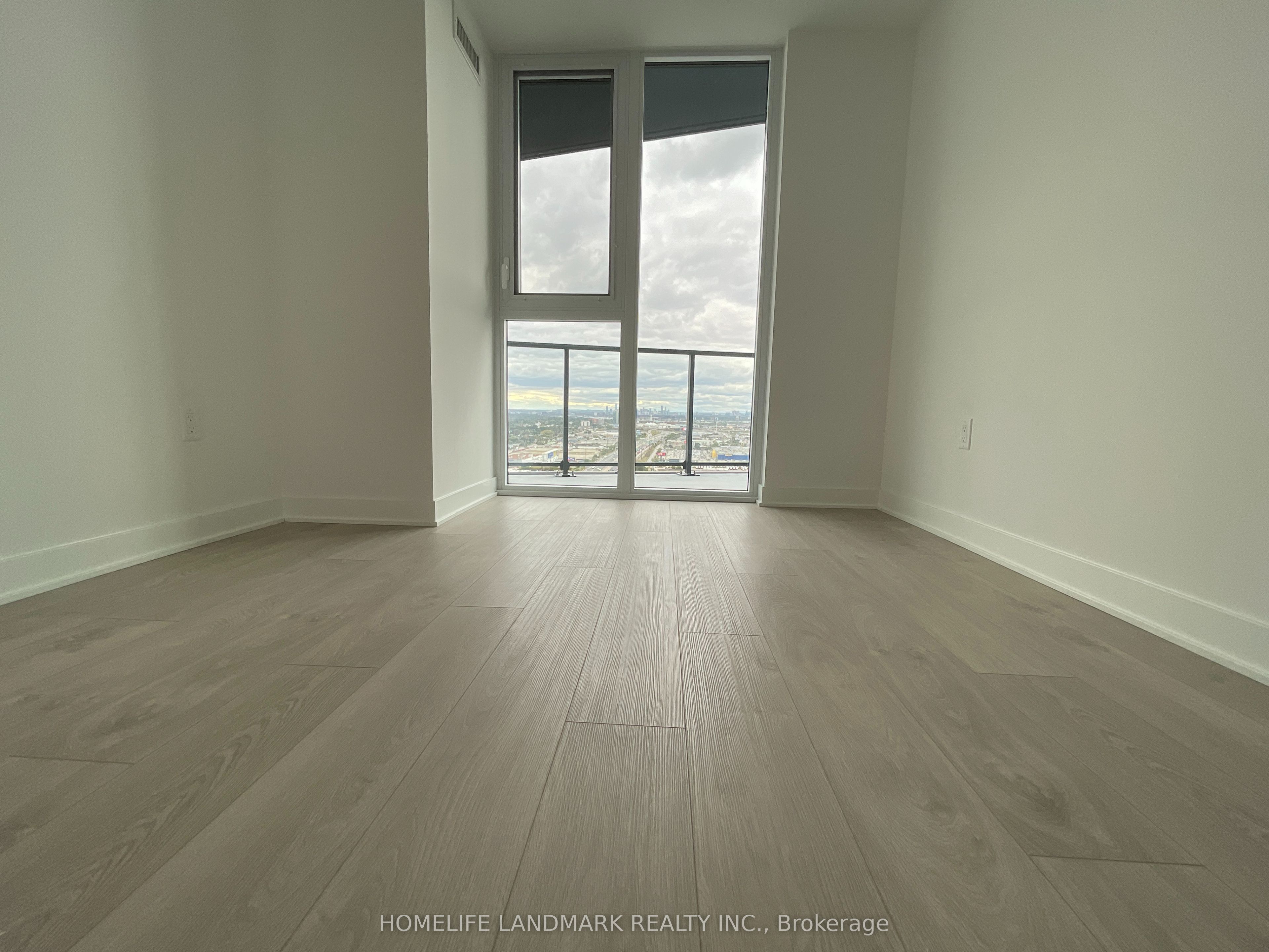 MLS #W12404399 image #8