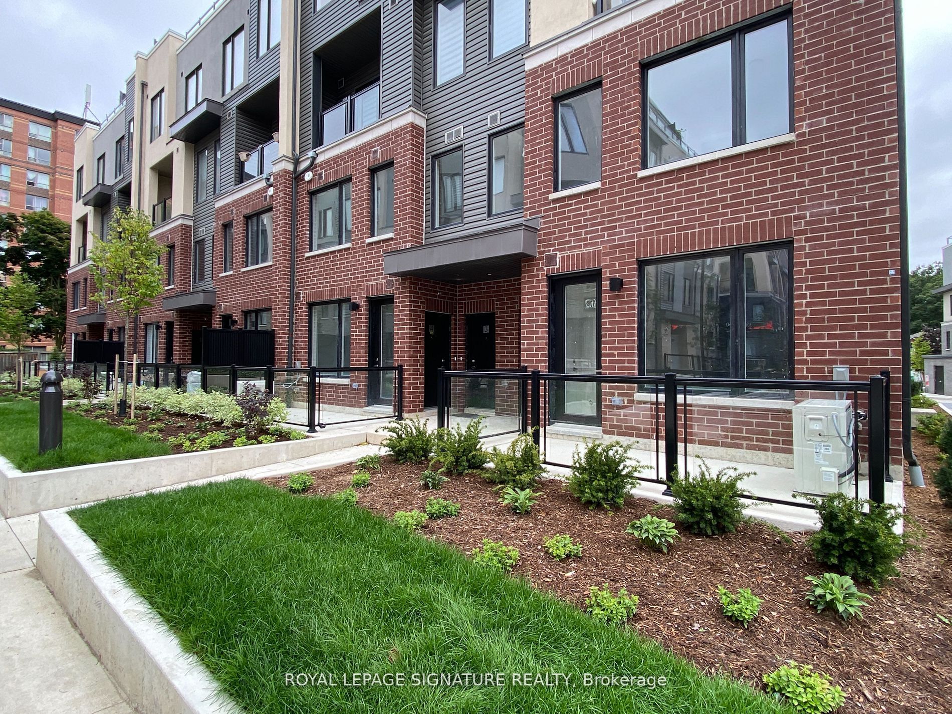 MLS #W12404412 image #1