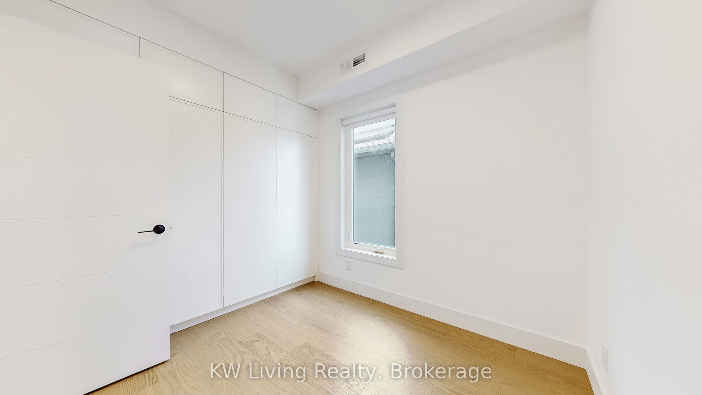 MLS #W12404414 image #10