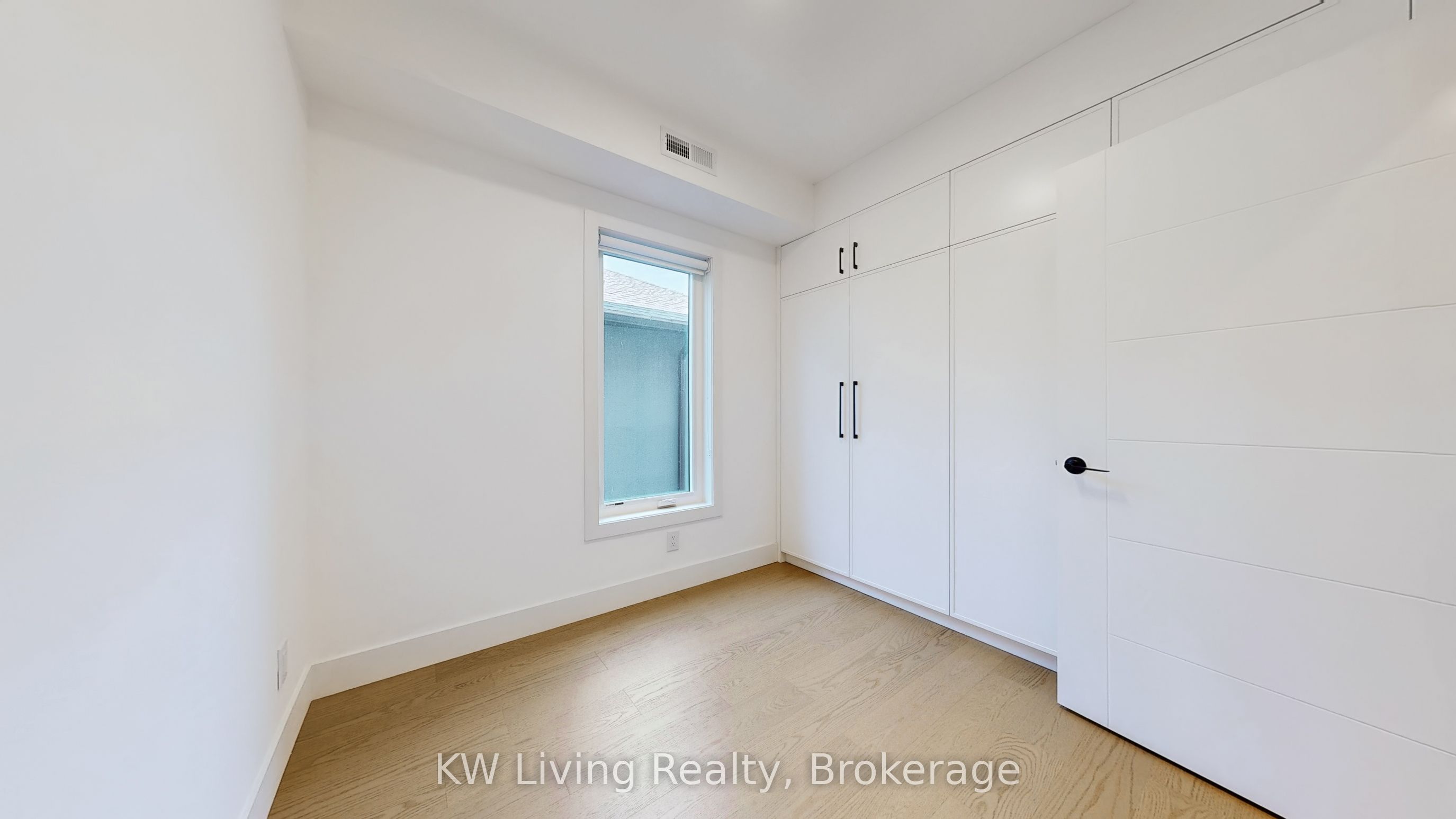 MLS #W12404414 image #13