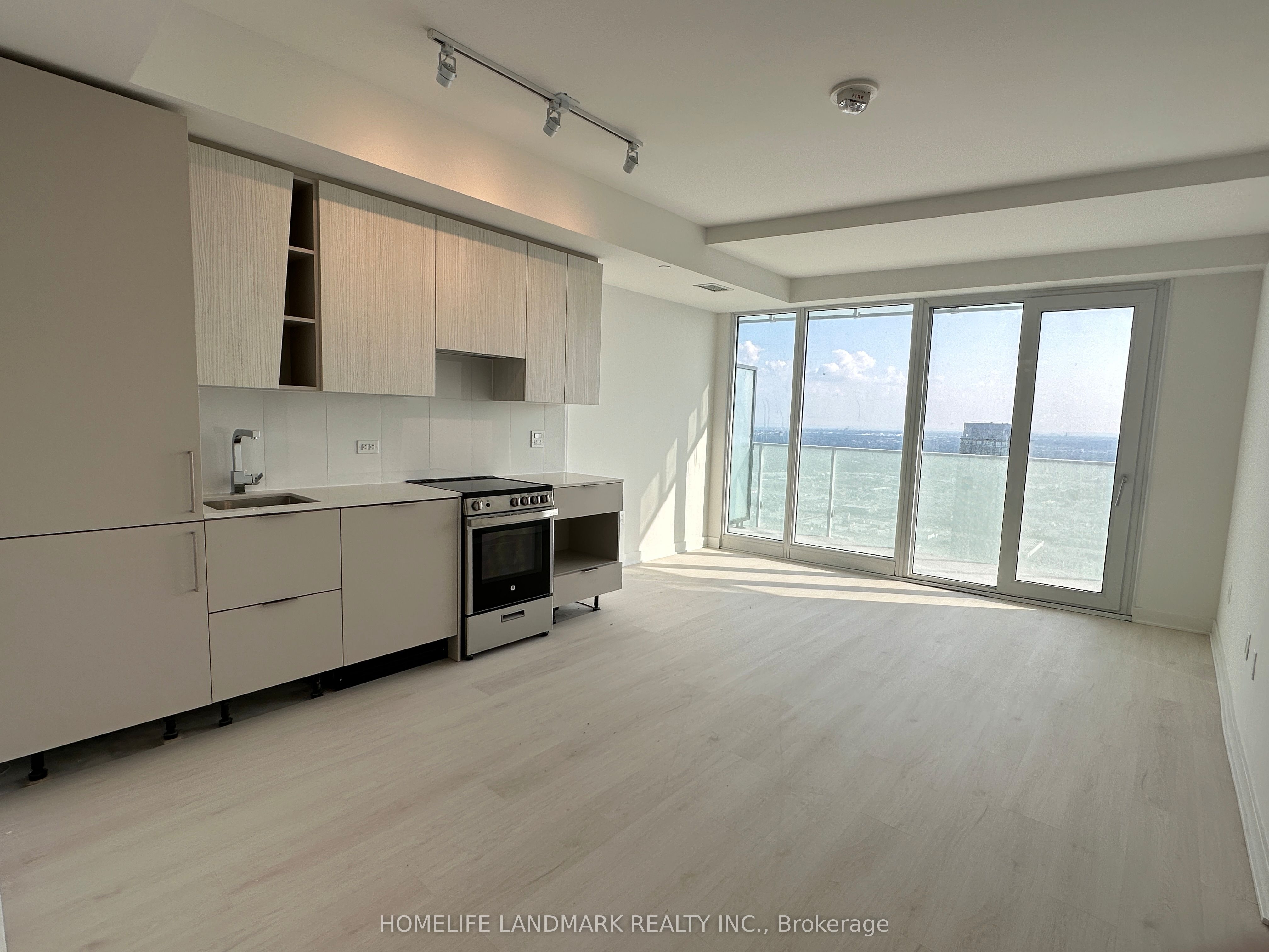 MLS #W12404444 image #14