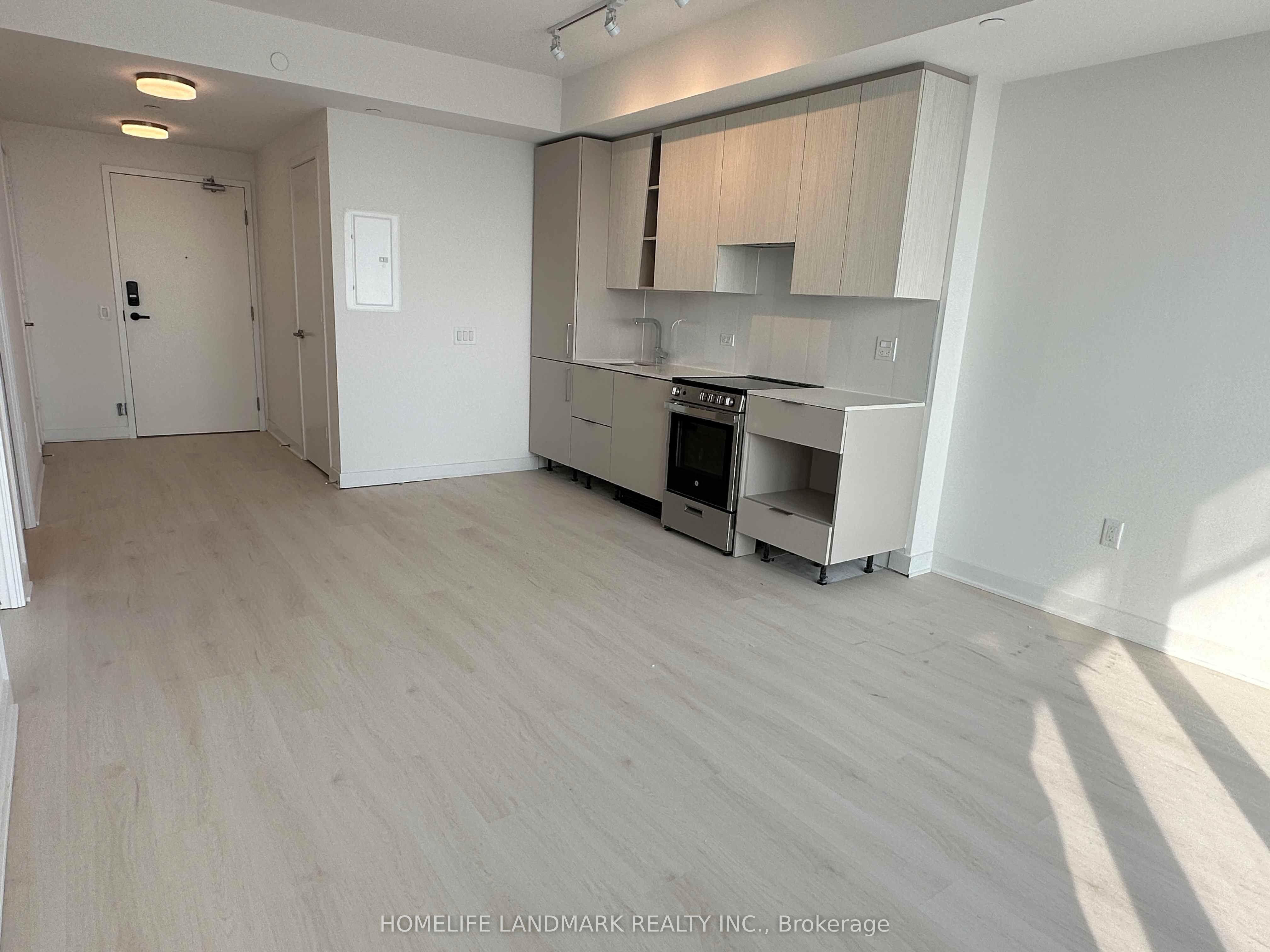 MLS #W12404444 image #4