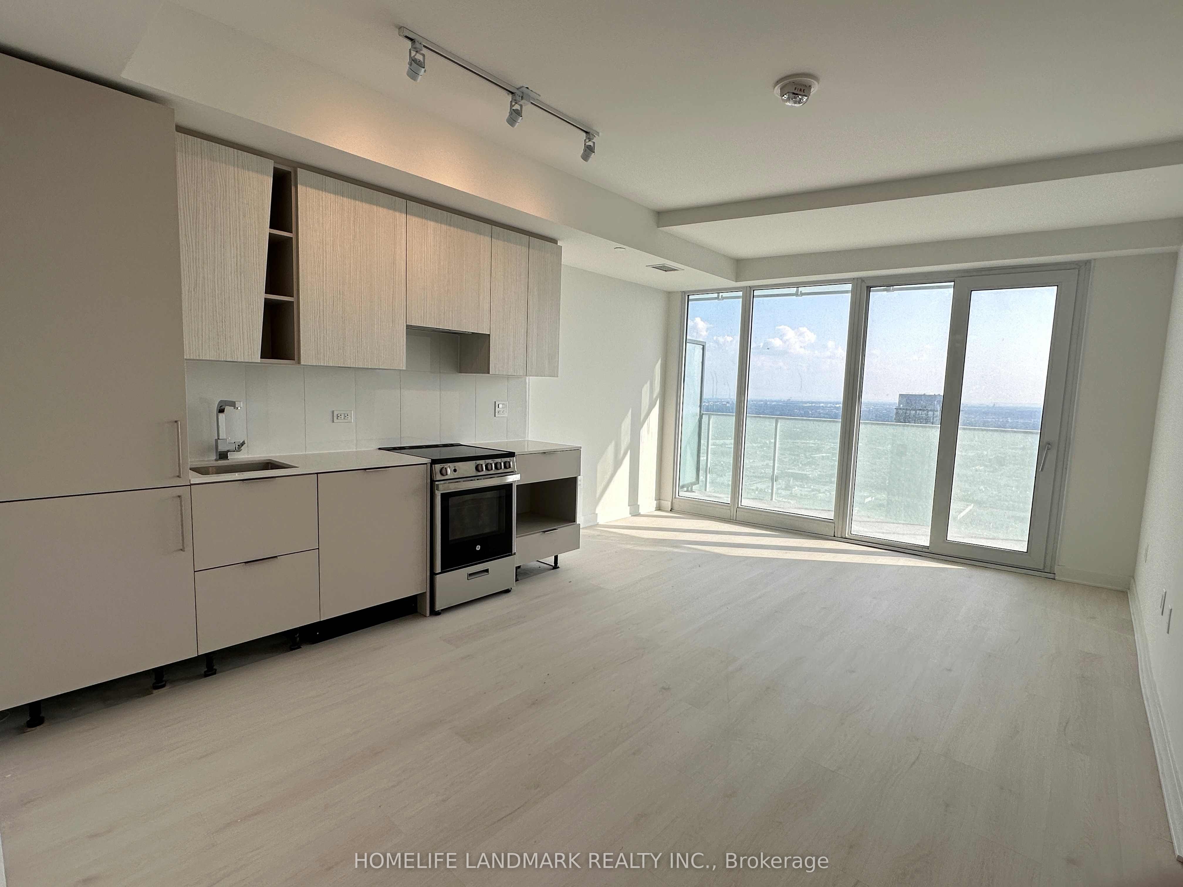 MLS #W12404444 image #5