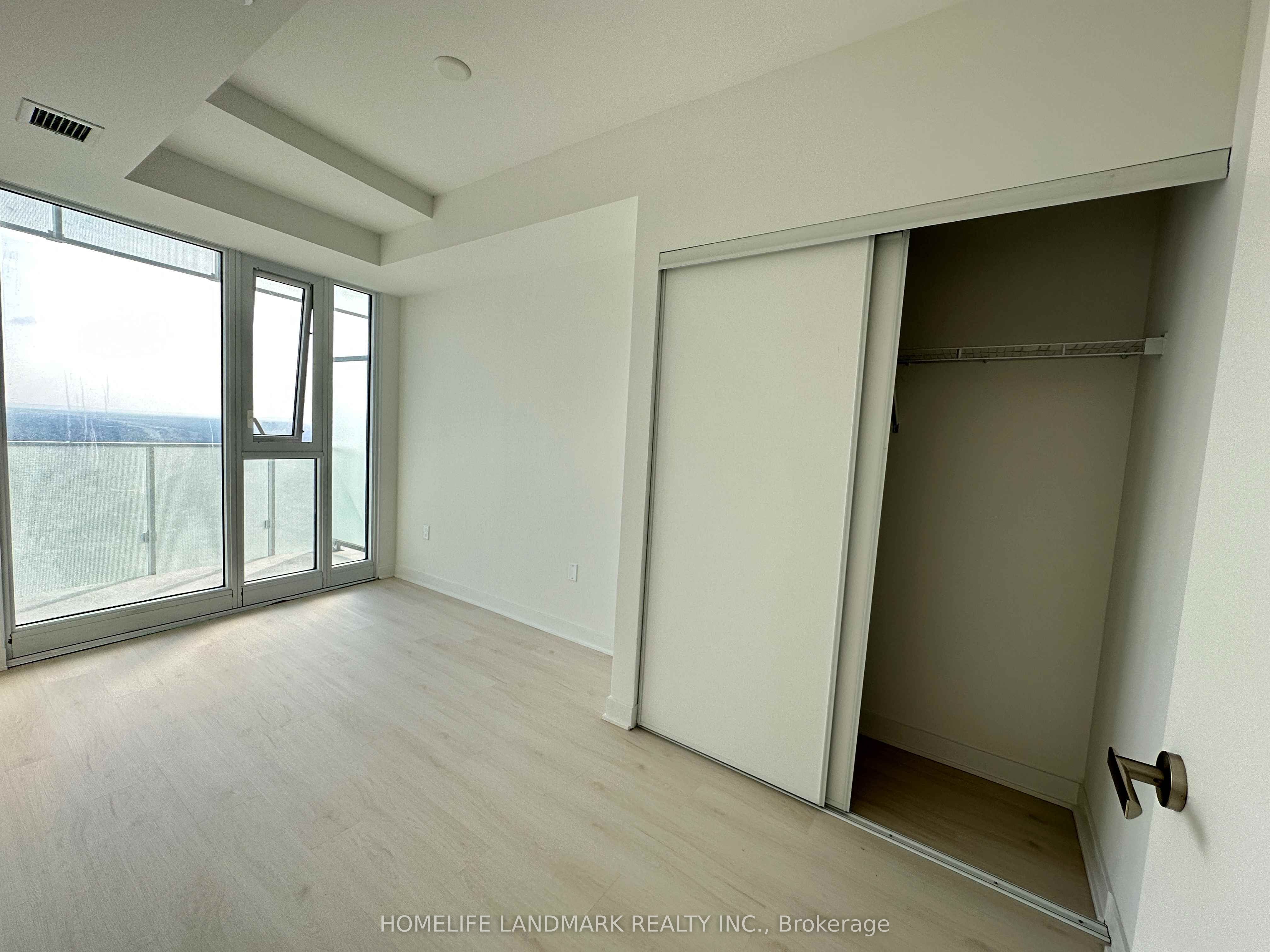 MLS #W12404444 image #8