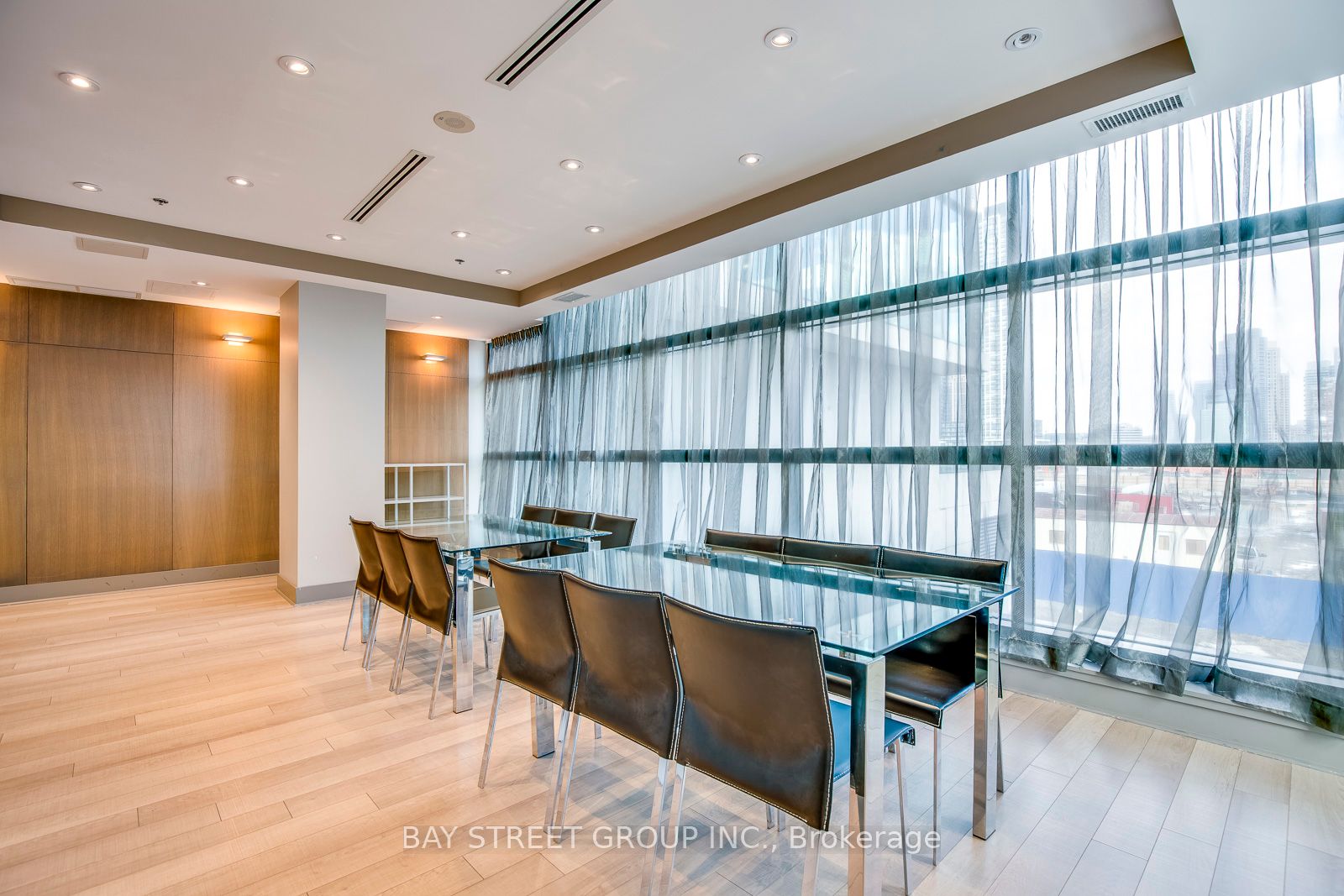 MLS #W12404454 image #16