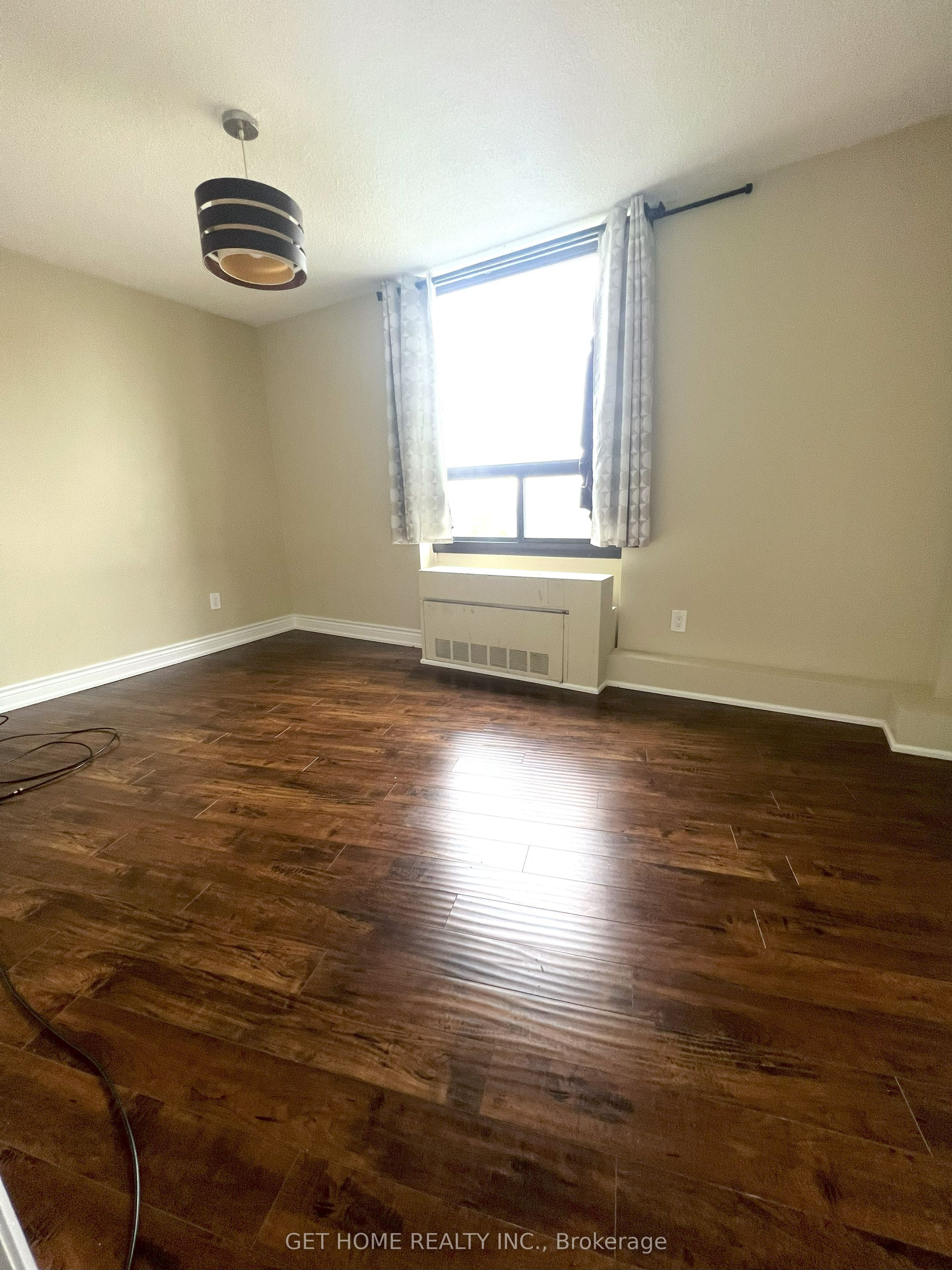 MLS #W12404555 image #9