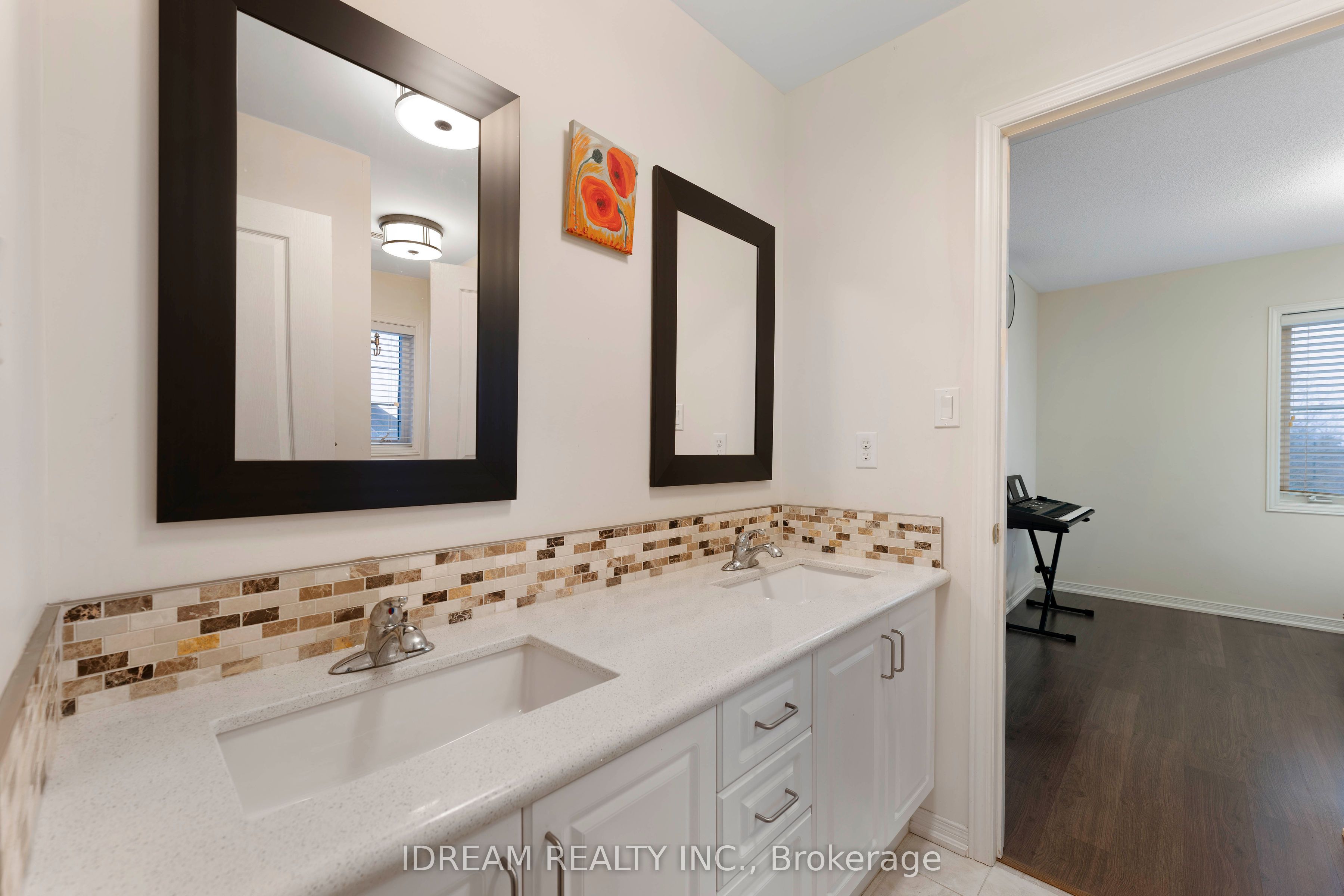 MLS #W12404787 image #10