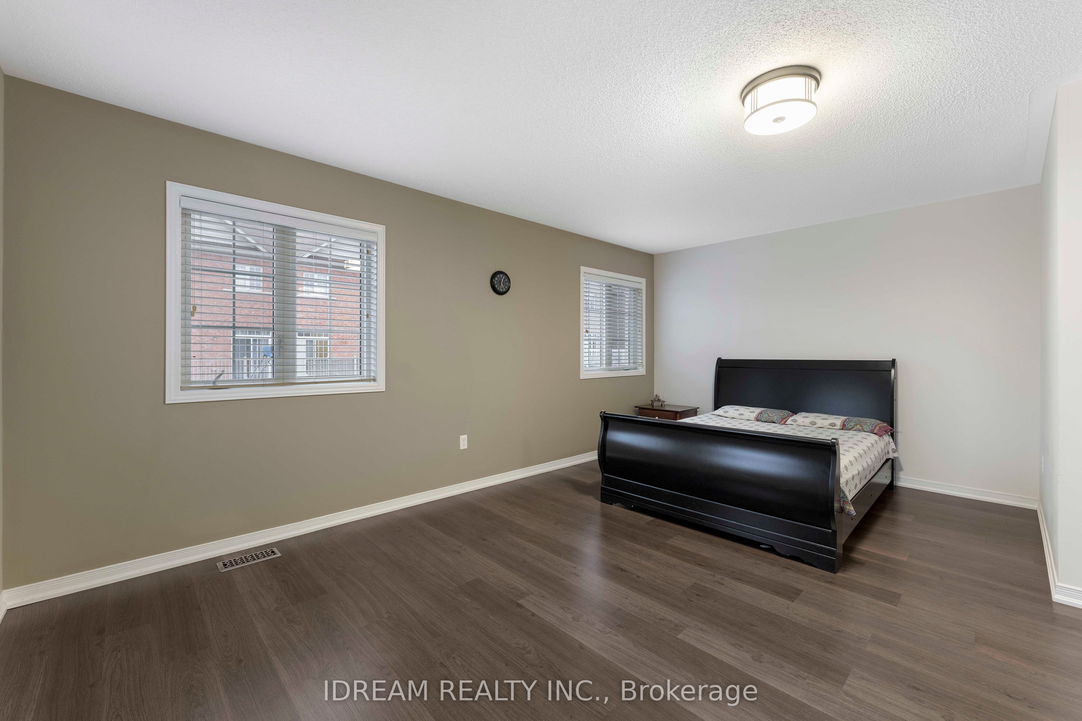 MLS #W12404787 image #18