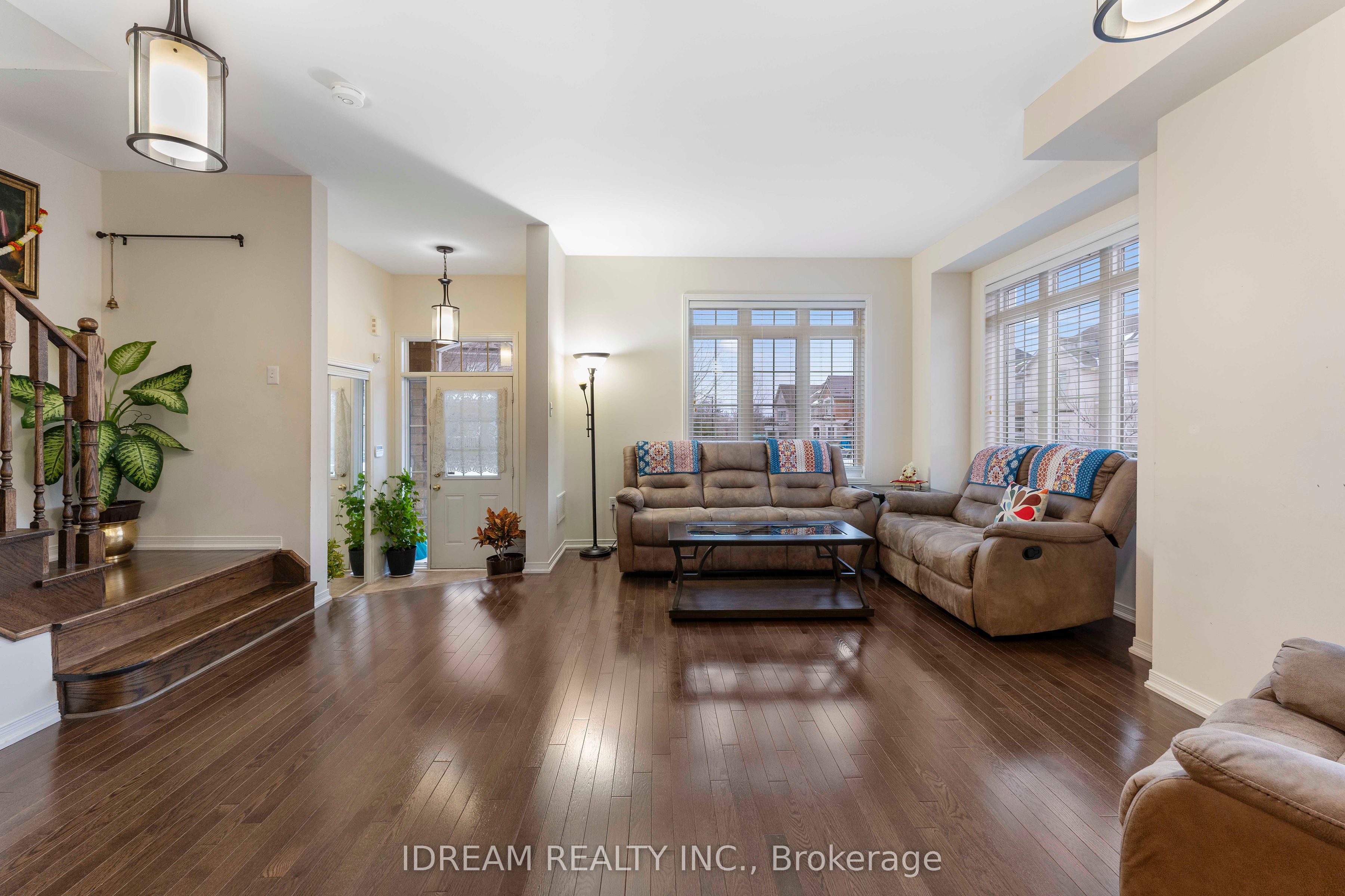 MLS #W12404787 image #2