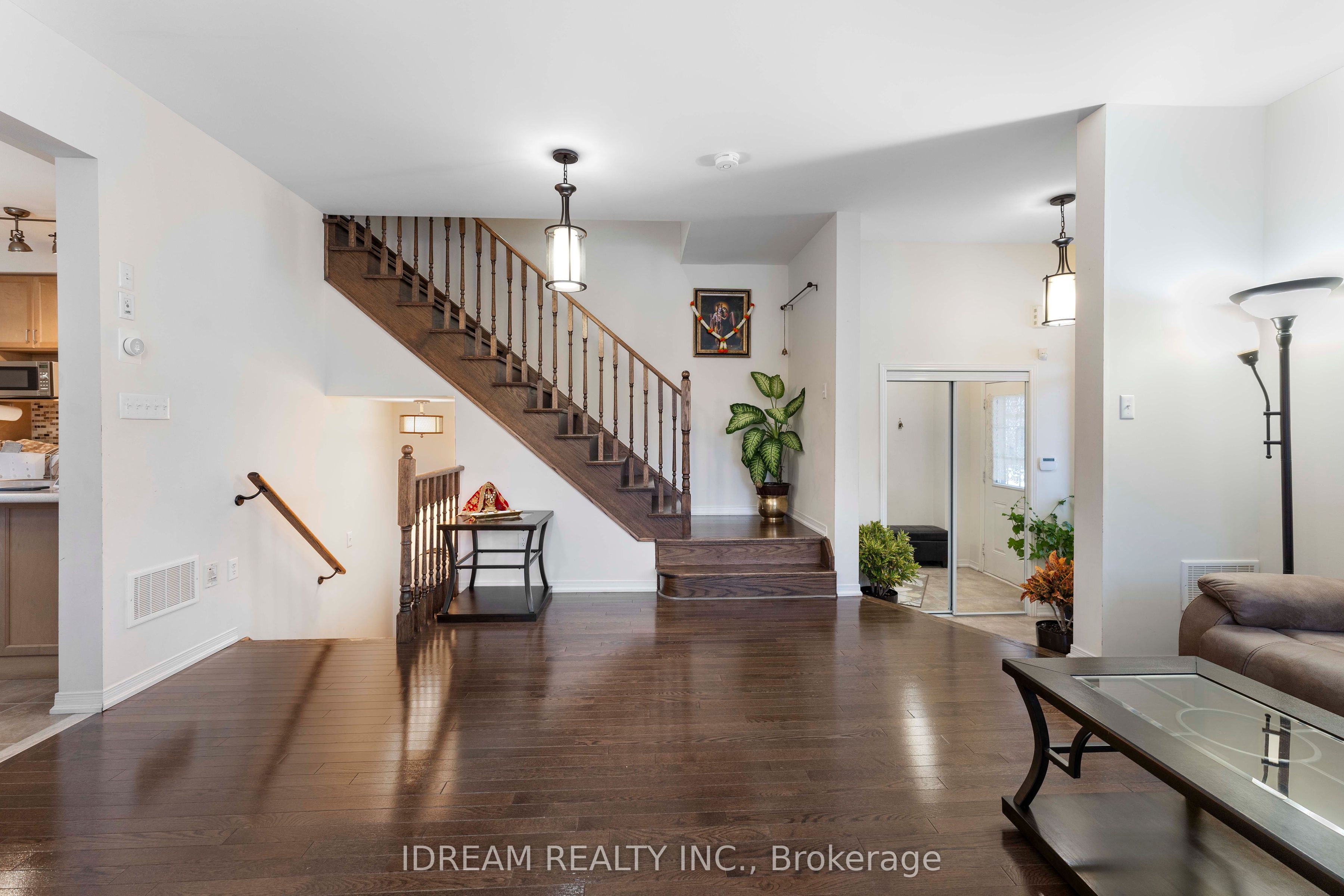 MLS #W12404787 image #3