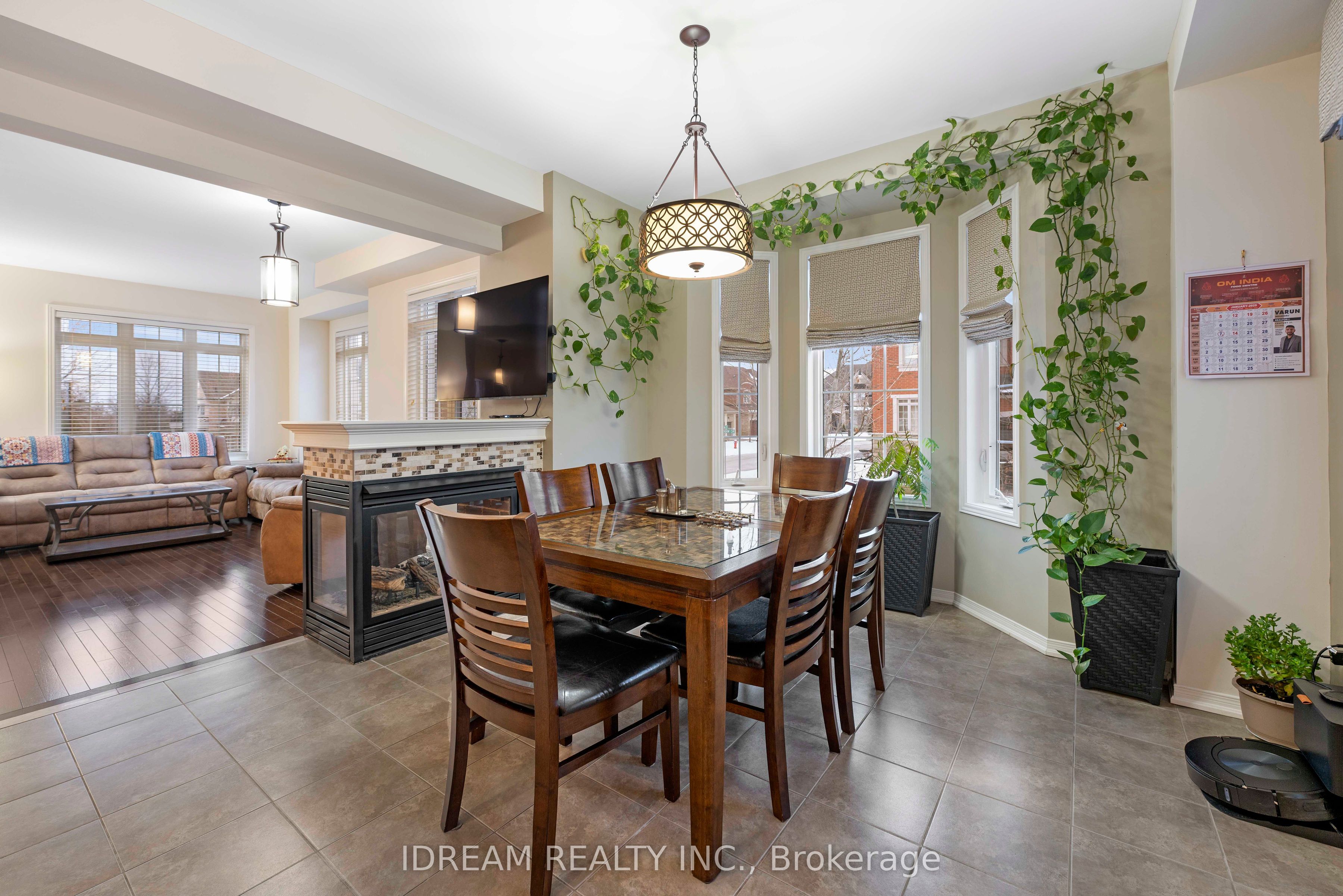 MLS #W12404787 image #4